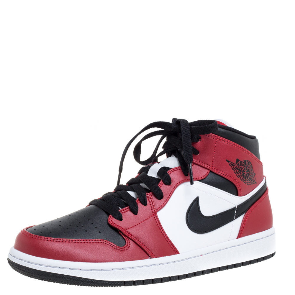 Pre Owned Air Jordan Black/Red Leather Air Jordan 1 Mid Chicago Black Toe Sneakers Size 42.5