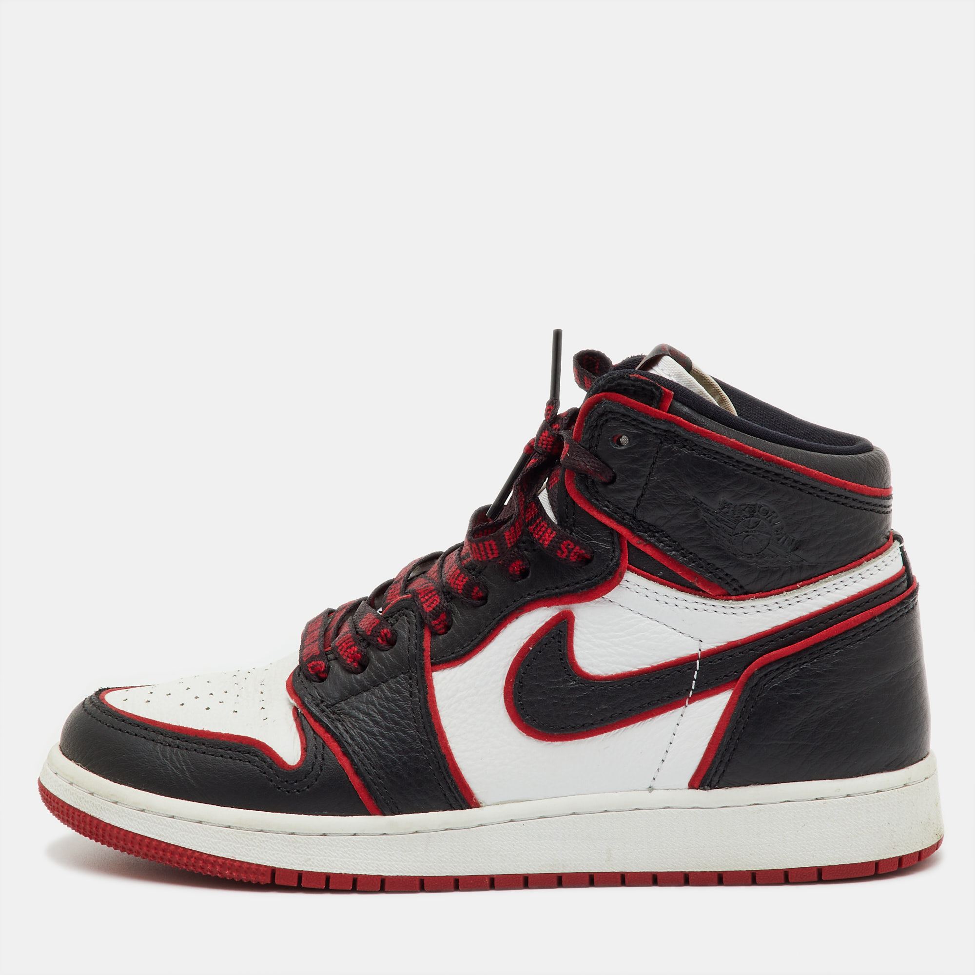 Pre-owned Air Jordans Black/white Leather Jordan 1 Retro High Bloodline Sneakers Size 37.5