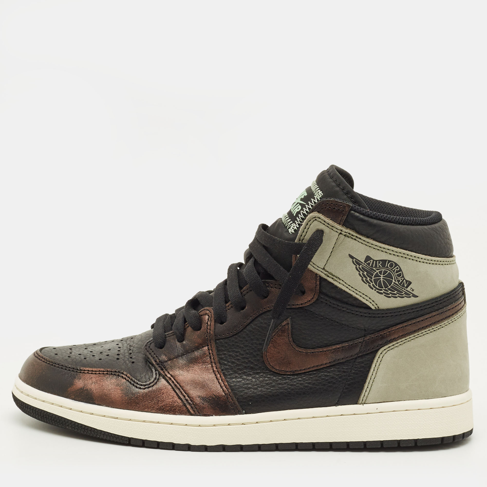

Air Jordans Jordan 1 Retro Light Army Rust Shadow Patina Size 45 Multicolor Leather High Top Sneakers, Navy blue