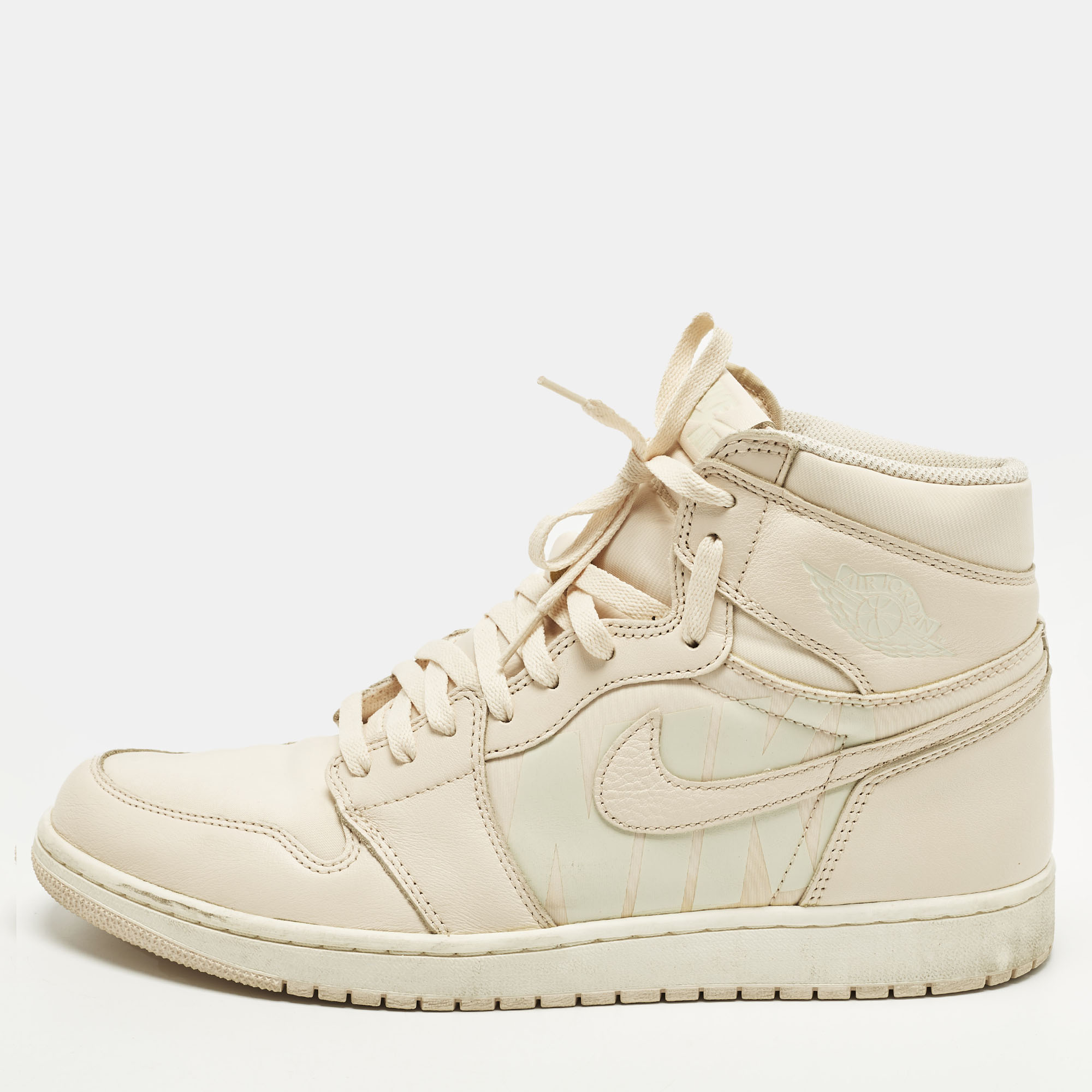 

Air Jordans 1 Retro High Guava Ice Size 47.5 Beige Fabric and Leather High Top Sneakers