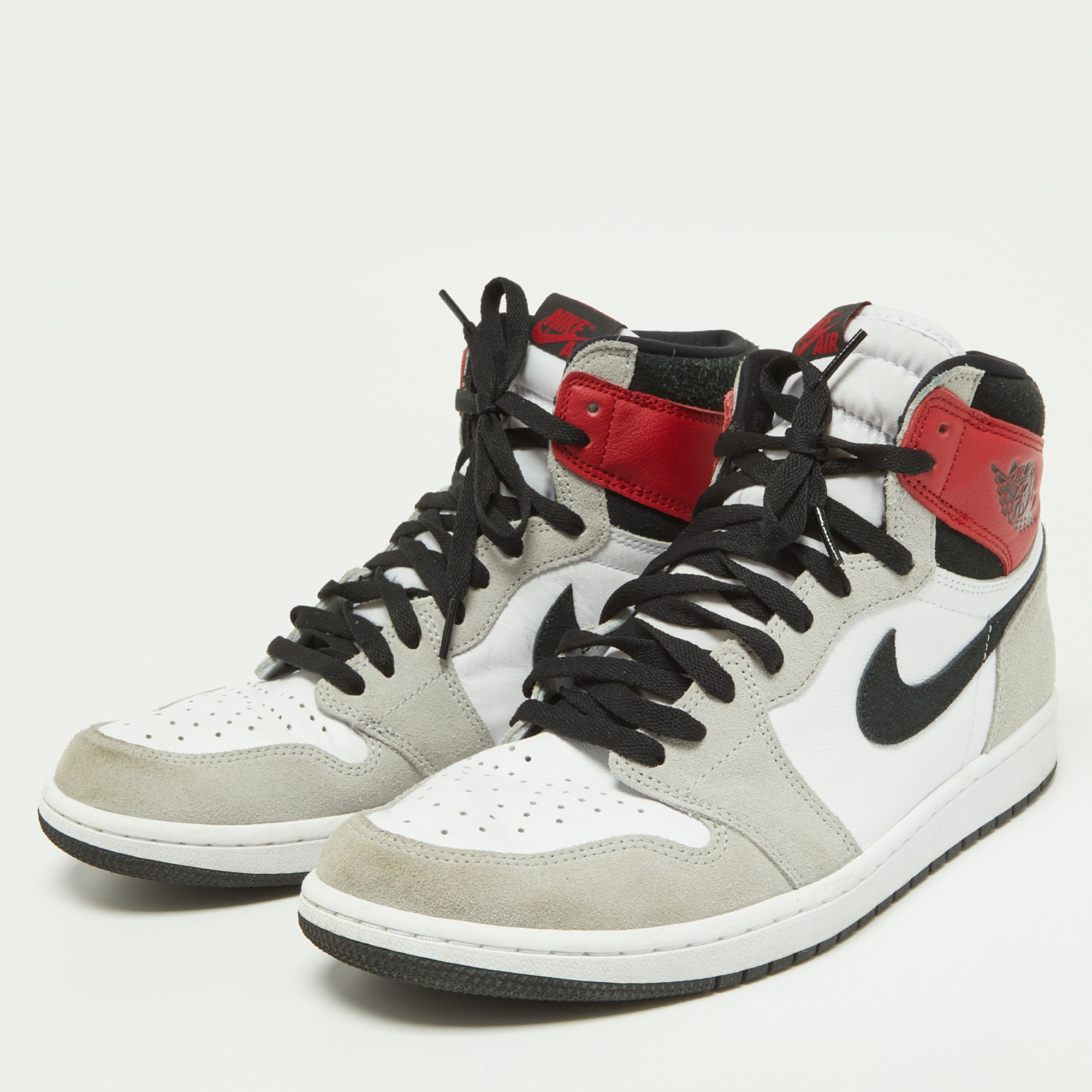 

Air Jordan Tricolor Leather and Suede Jordan1 High Light Smoke Grey Sneakers Size, White