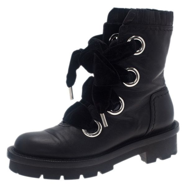 مملوكة مسبقًا بوت قتال اليكساندر ماكوين جلد أسود مقاس 38.5