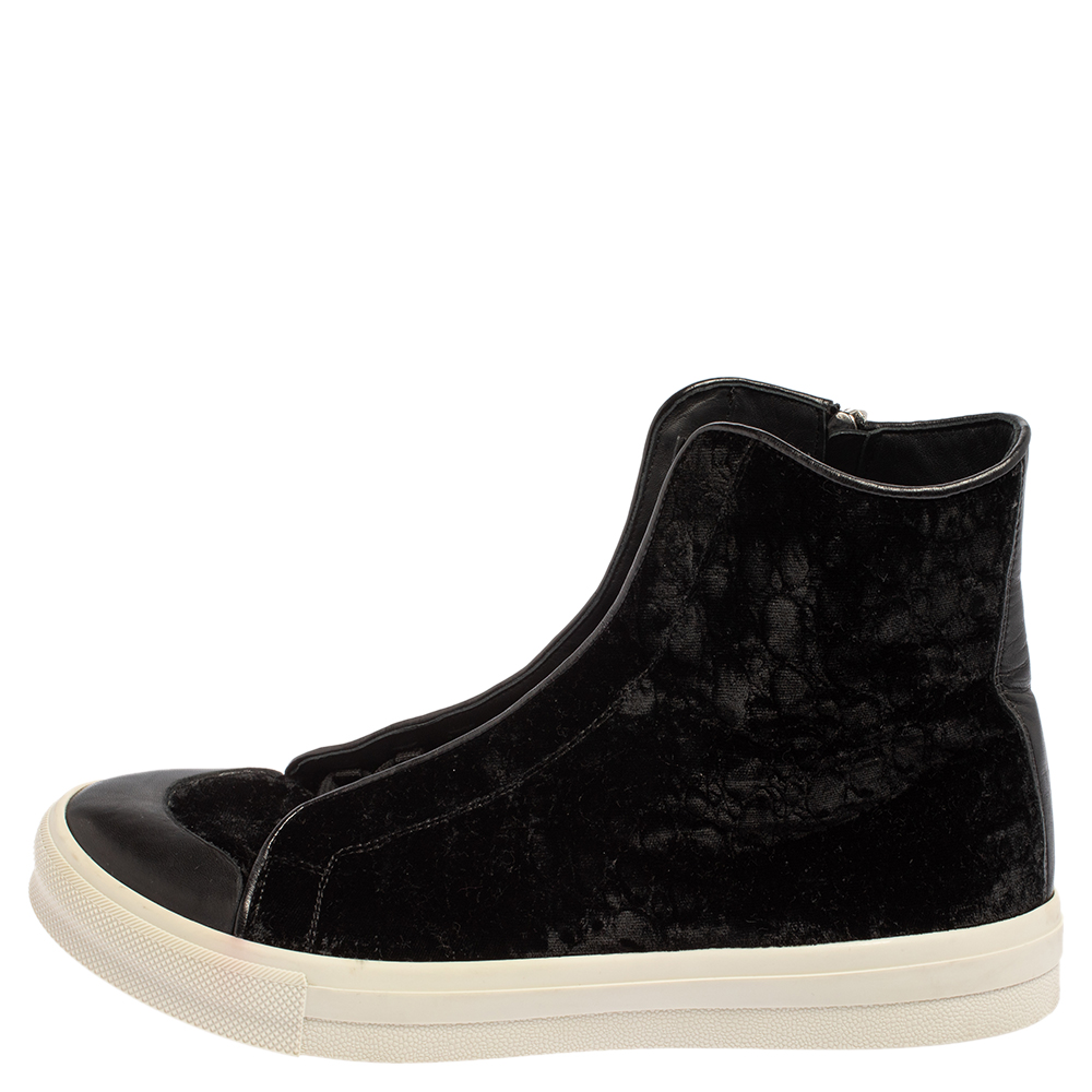 

Alexander McQueen Black Velvet And Leather High Top Sneakers Size