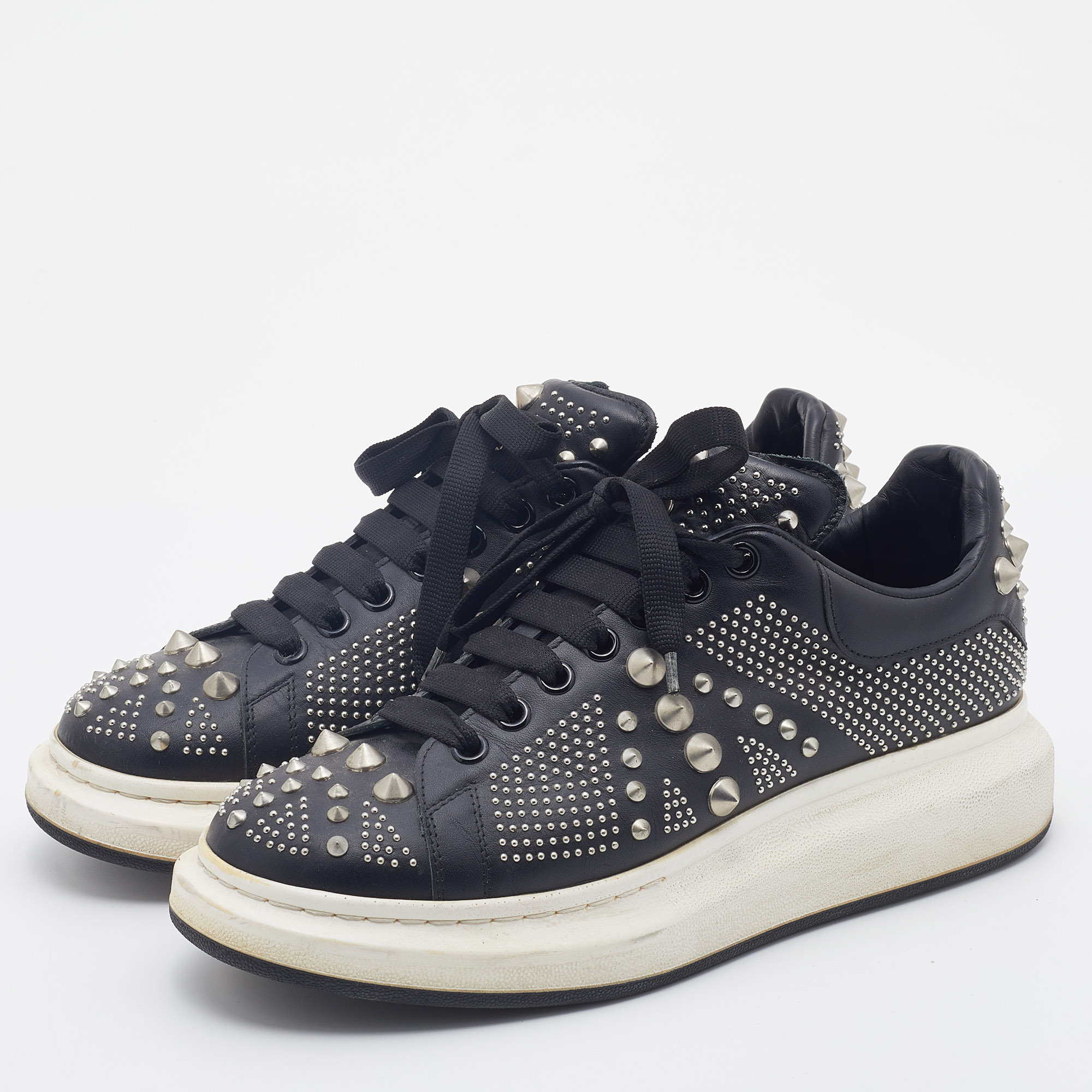 

Alexander McQueen Black Leather Studded Low Top Sneakers Size