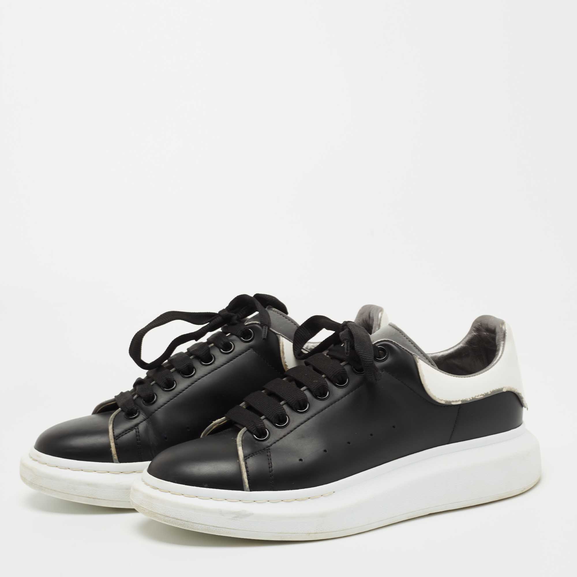 

Alexander McQueen White/Black Leather Oversized Sneakers Size