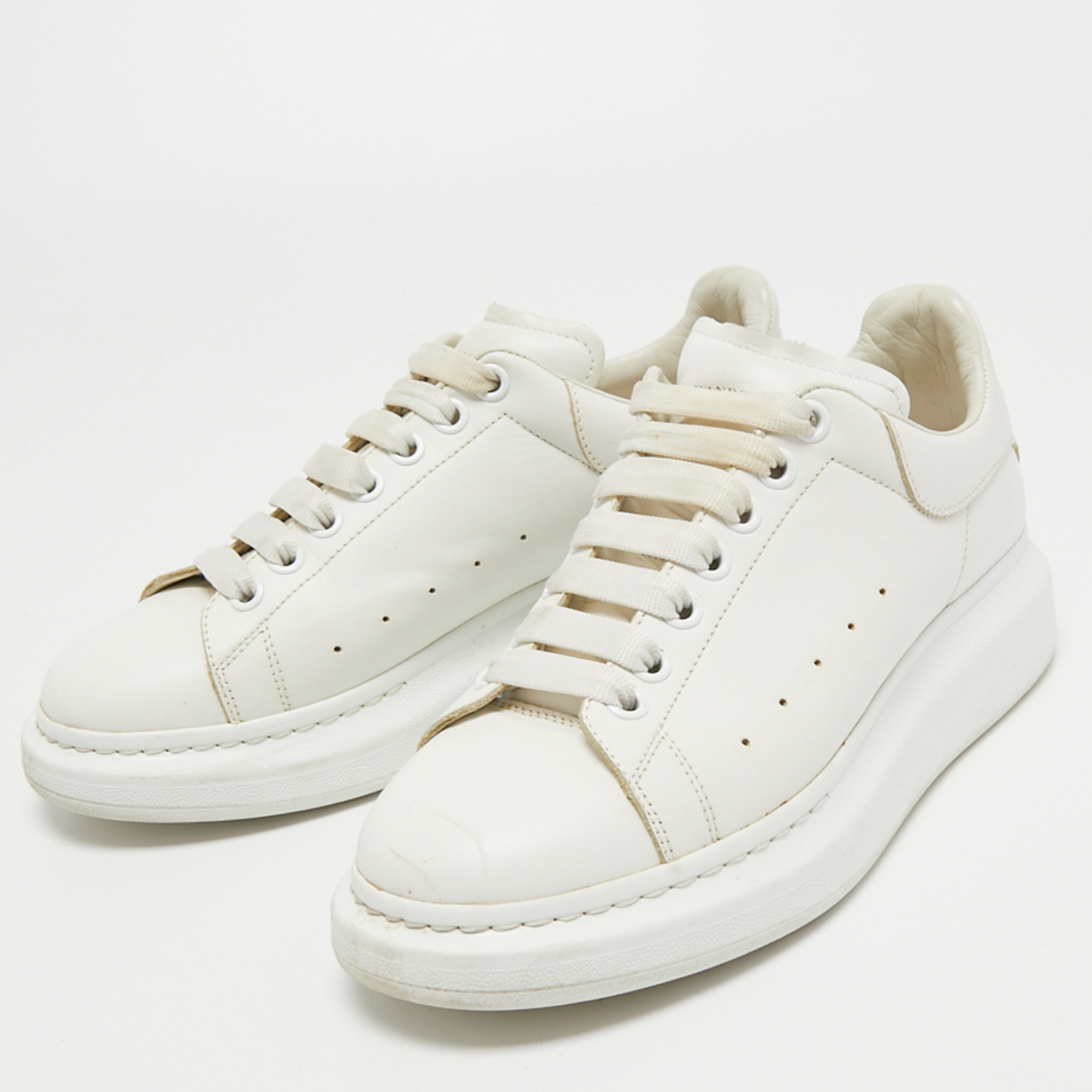 

Alexander McQueen White Leather Oversized Sneakers Size