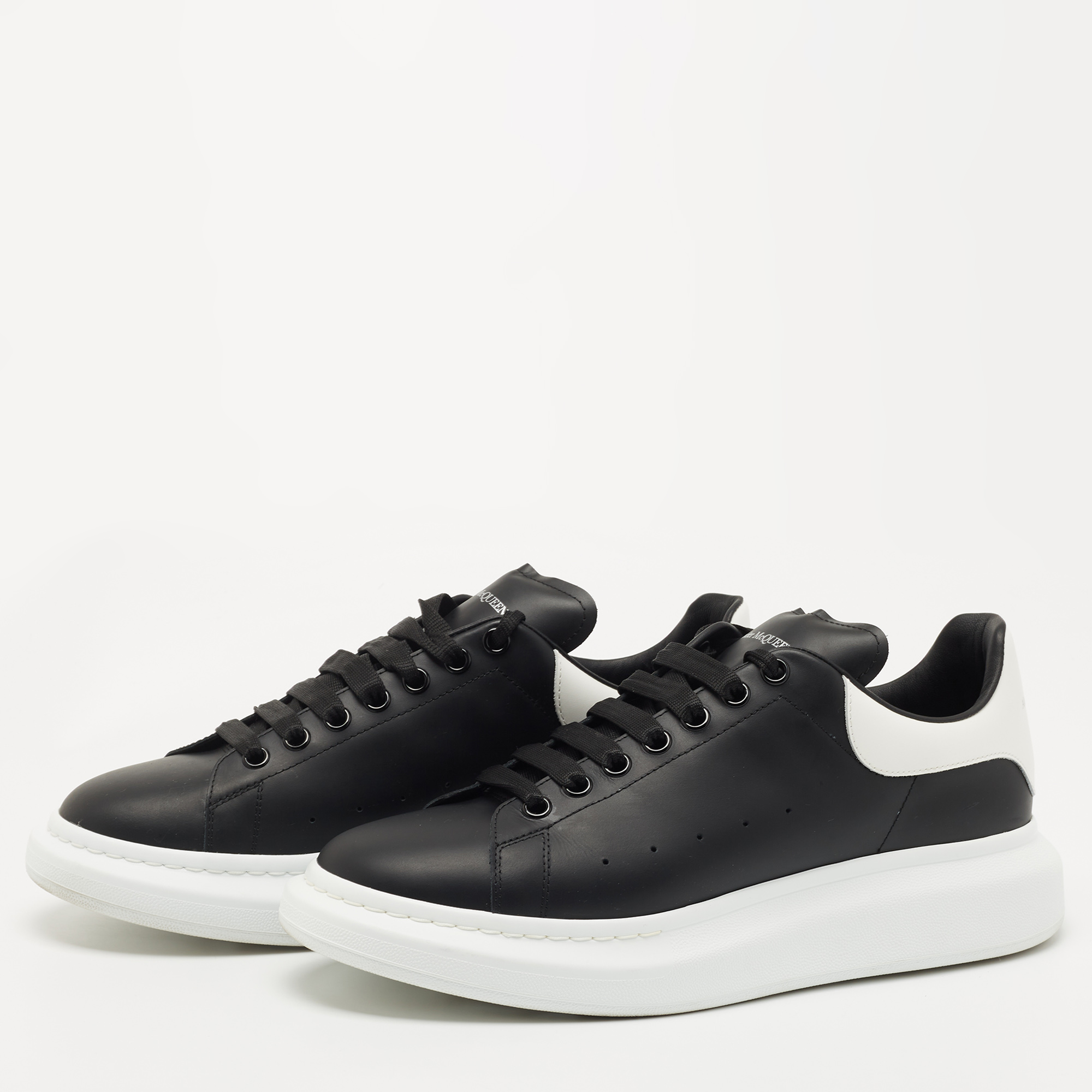 

Alexander McQueen Black/White Leather Oversized Sneakers Size