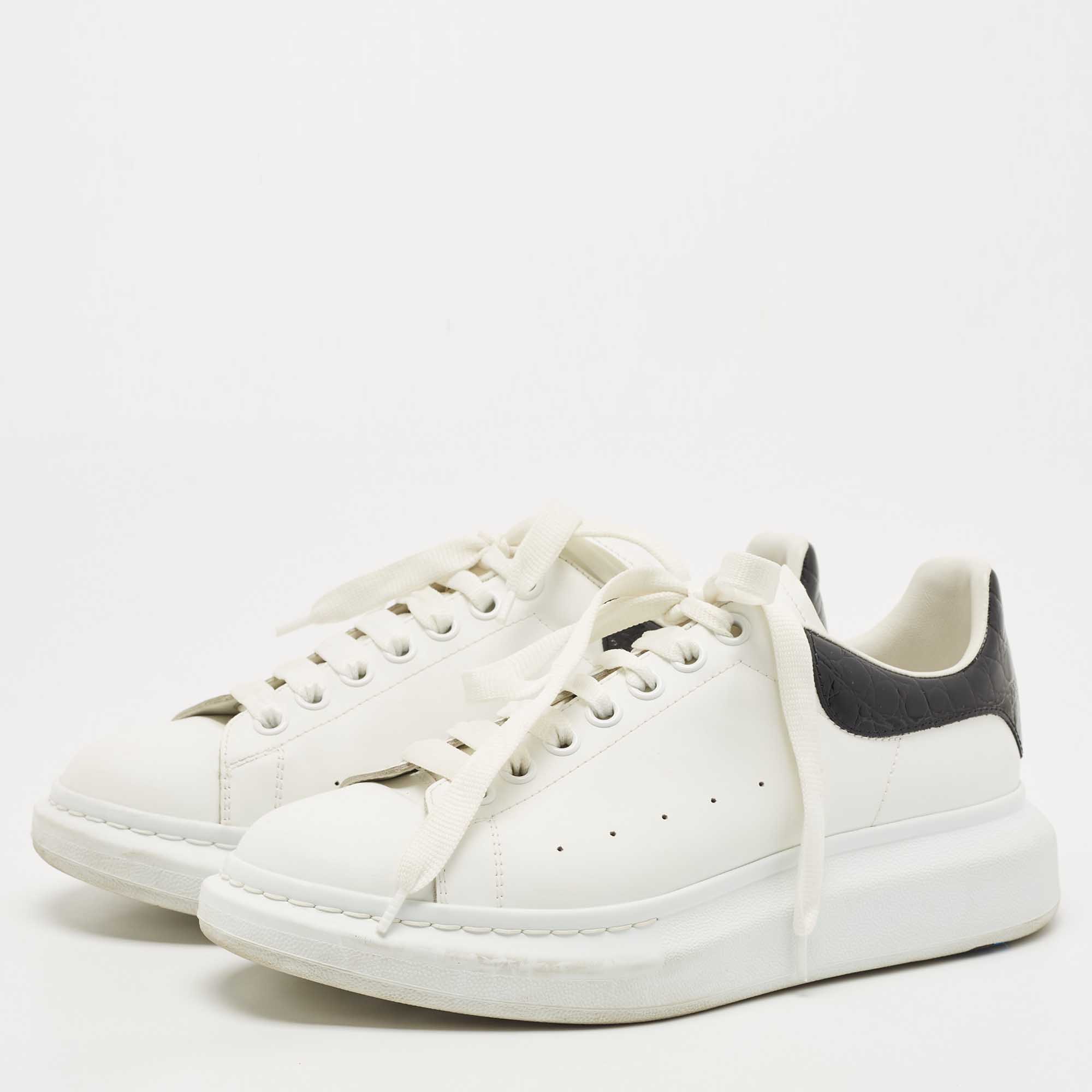 

Alexander McQueen White/Black Leather Oversized Sneakers Size