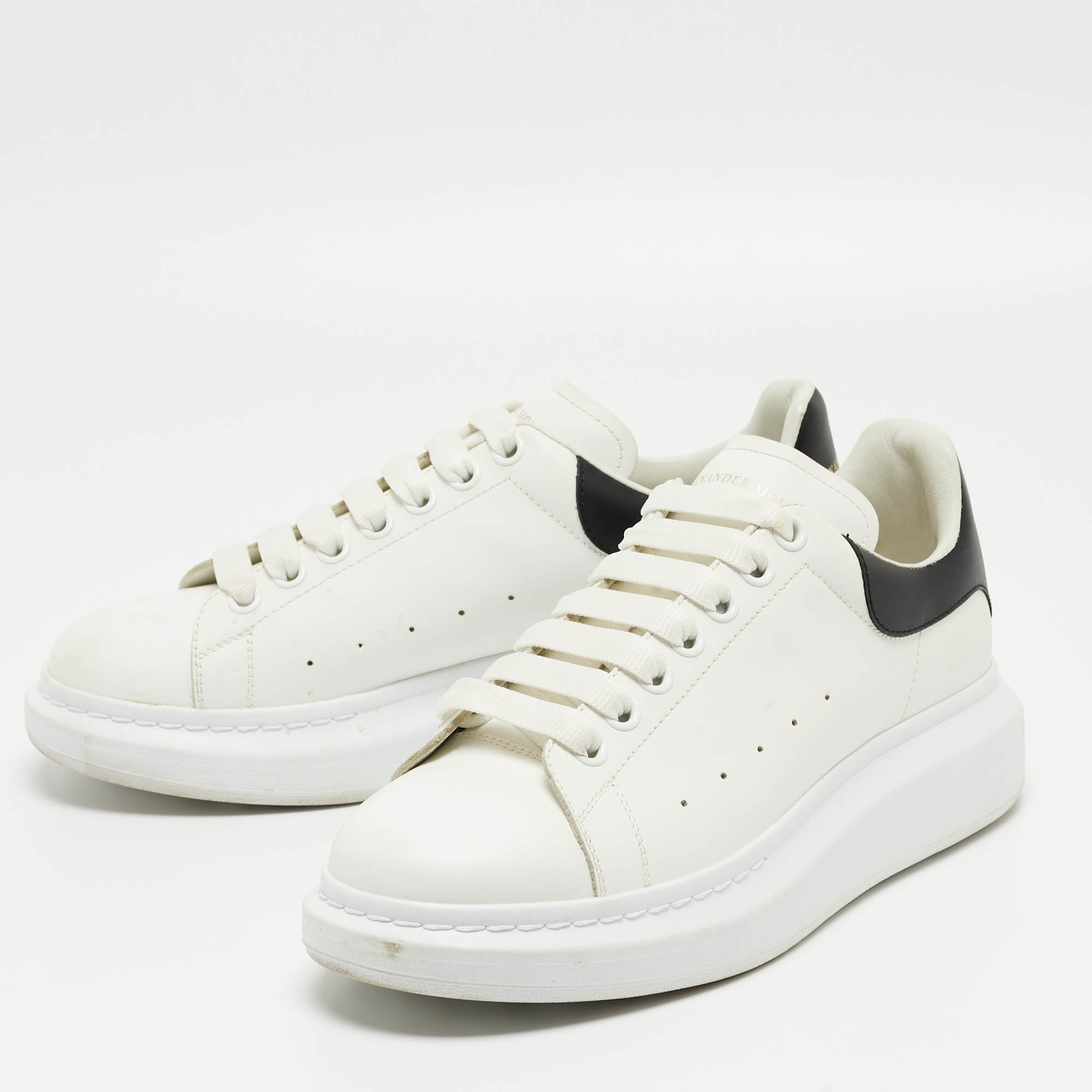 

Alexander McQueen White/Black Leather Oversized Sneakers Size