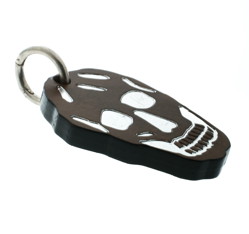 

Alexander McQueen Brown Leather Skull Motif Key Chain