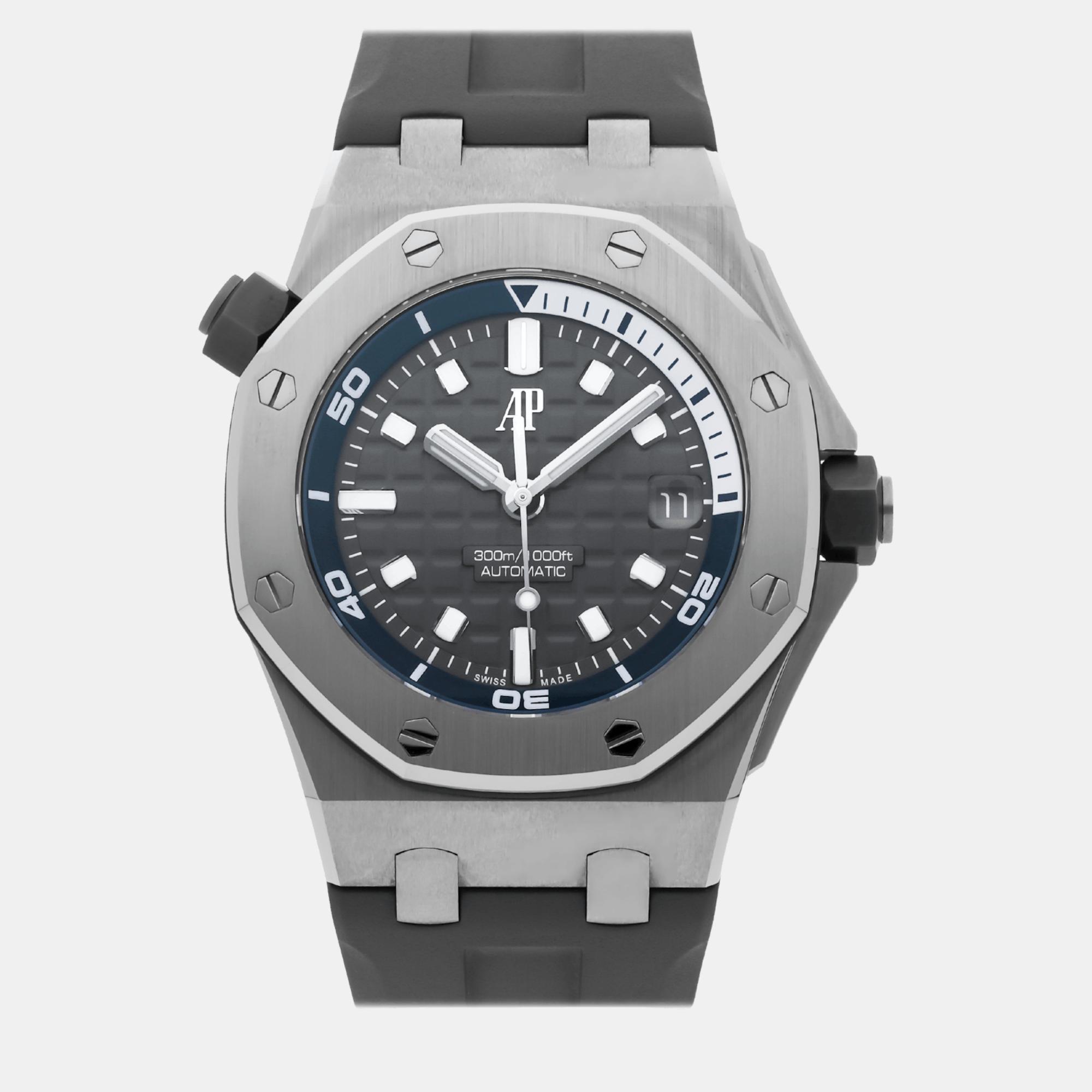 

Pre-Owned Audemars Piguet Royal Oak Offshore Diver 15720ST.OO.A009CA.01, Grey