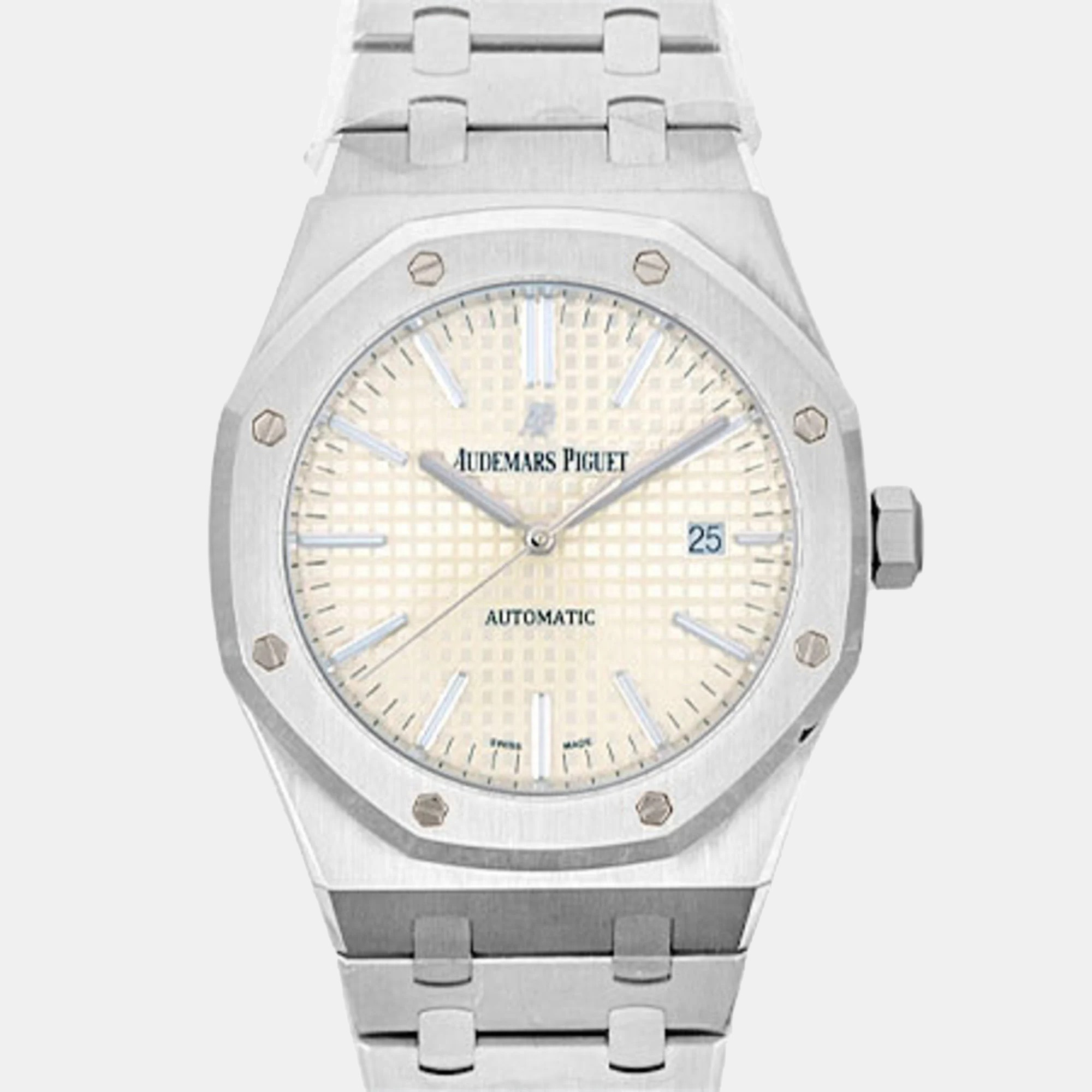 Sophisticated design and traditions of fine watchmaking characterize this authentic designer timepiece. Grace your wrist with this Audemars Piguet luxurious piece and instantly elevate your day.