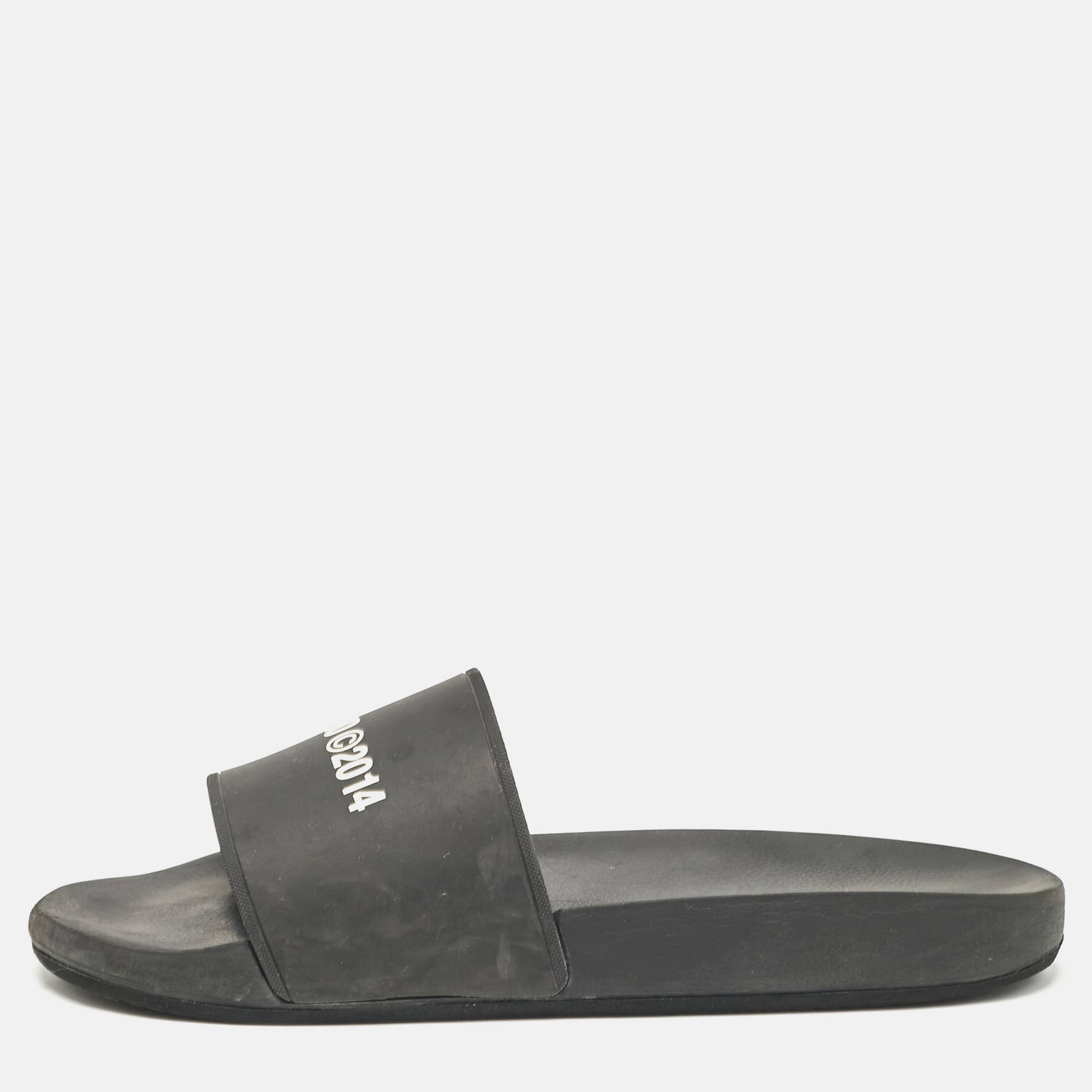 

Axel Arigato Black Rubber Pool Slides Size