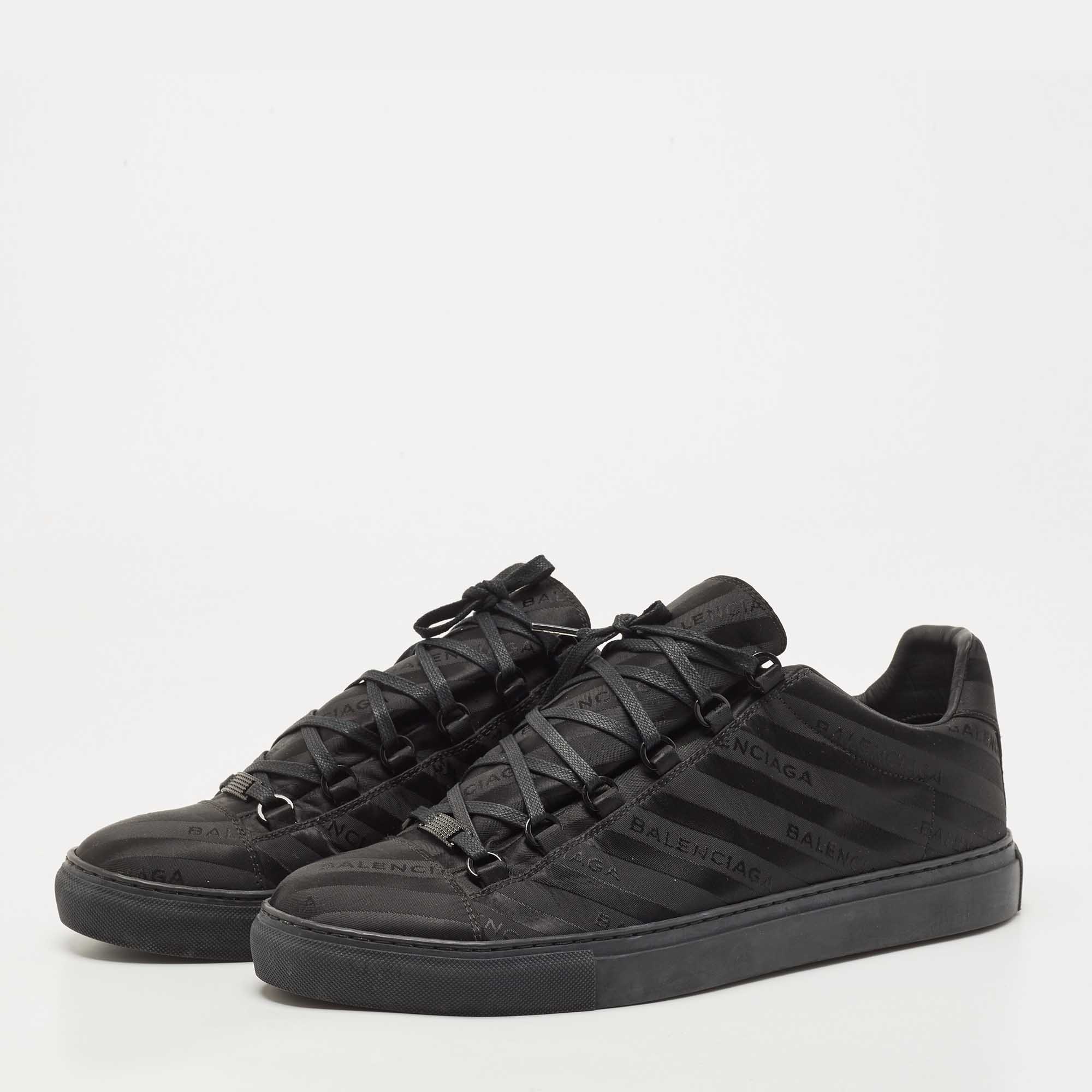 

Balenciaga Black Nylon Lace Up Sneakers Size