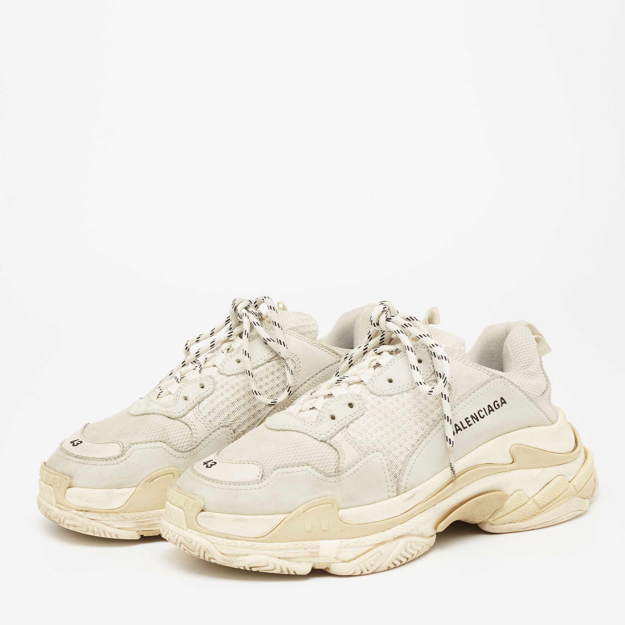 

Balenciaga White/Grey Mesh And Leather Triple S Sneakers Size