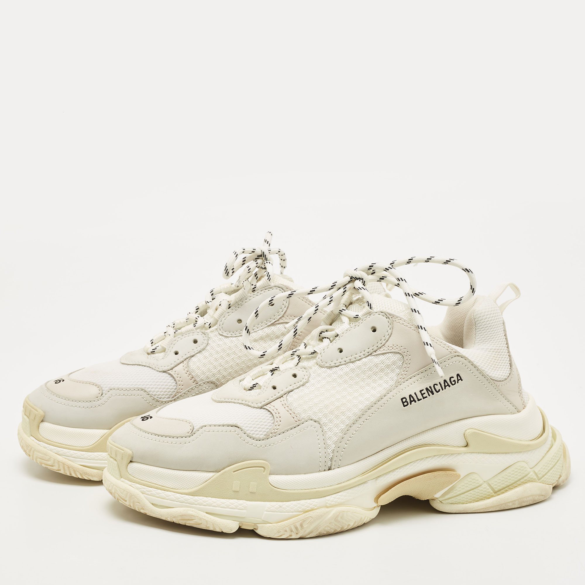 

Balenciaga Grey Mesh and Nubuck Triple S Low Top Sneakers Size