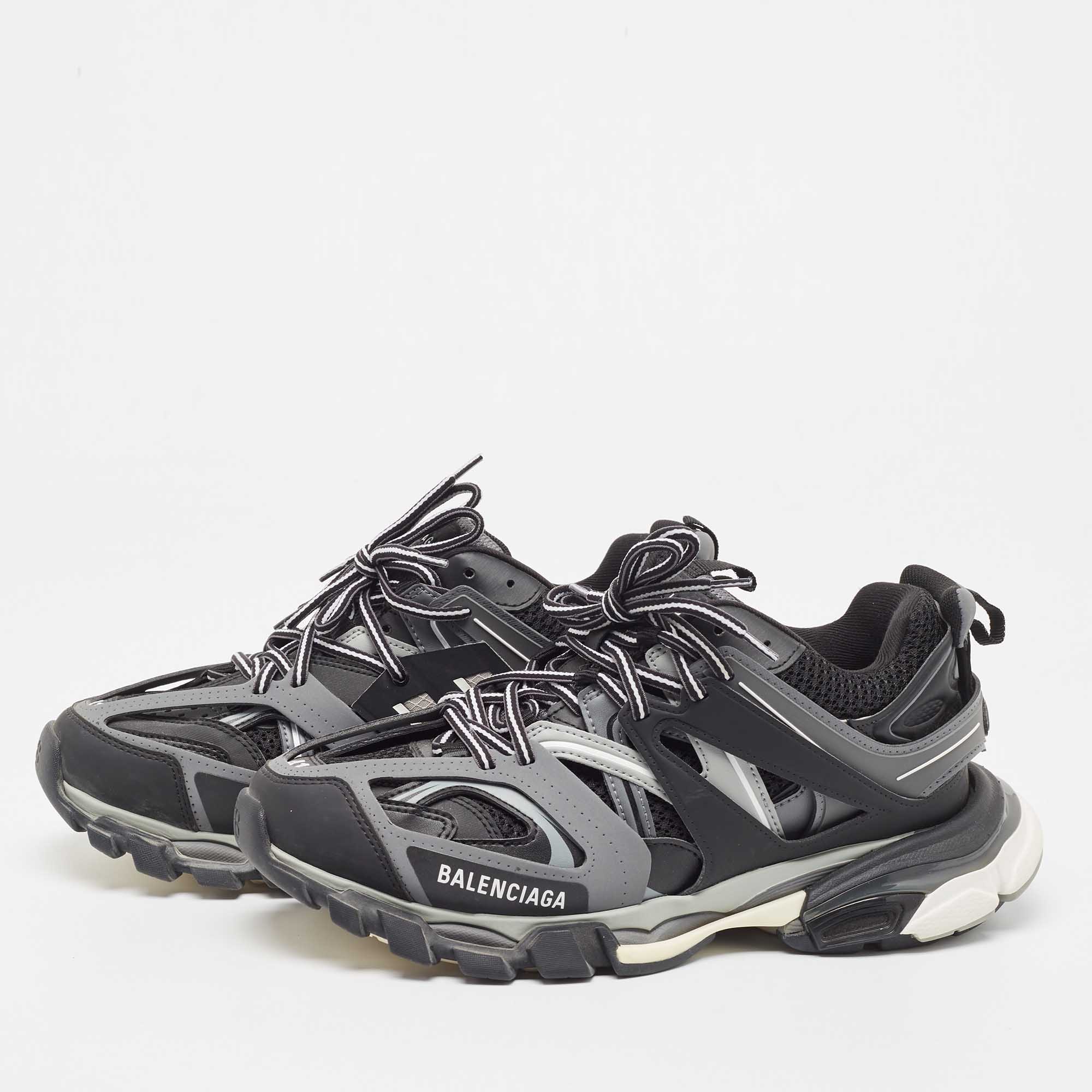 

Balenciaga Grey/Black Leather and Mesh Low Top Sneakers Size
