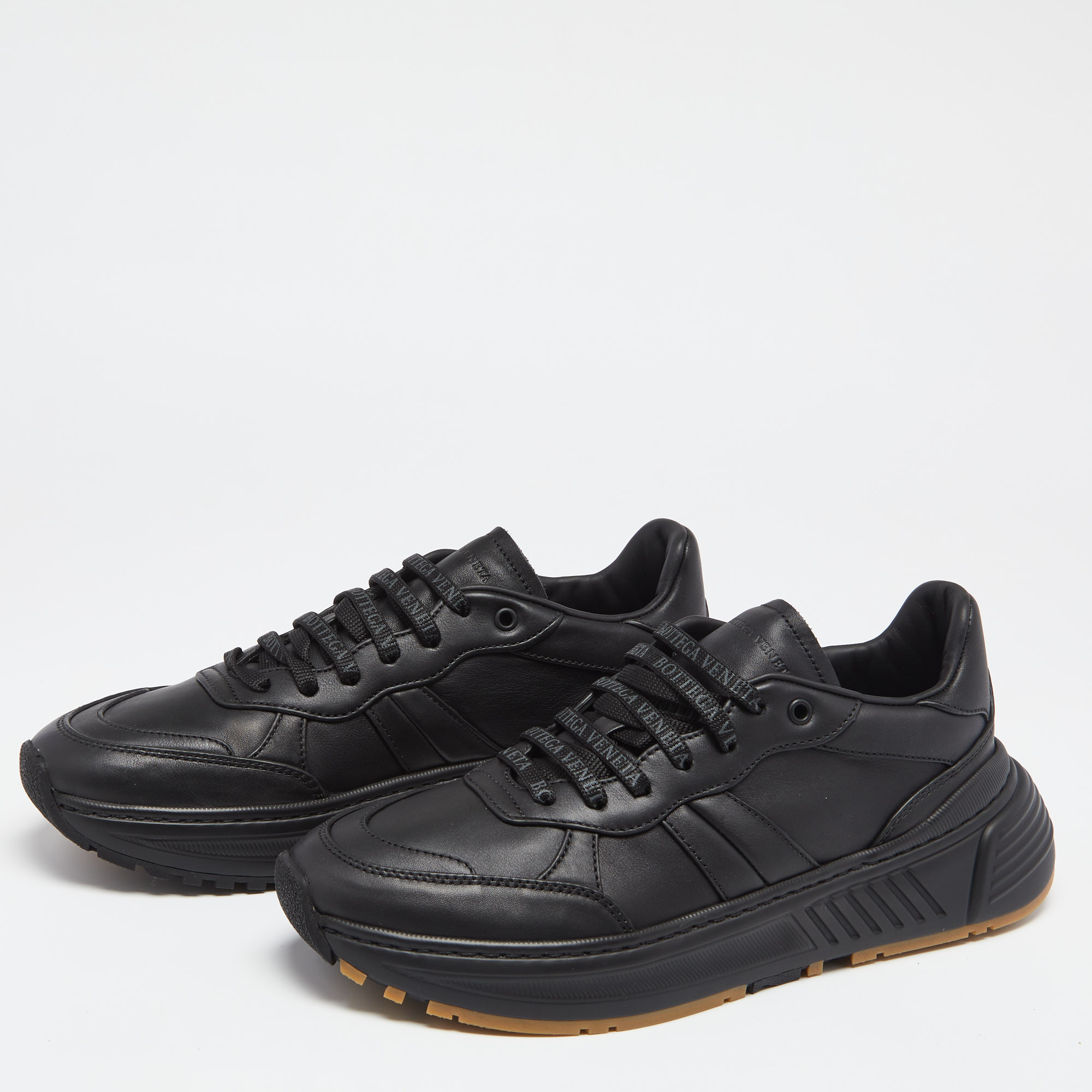 

Bottega Veneta Black Leather Low Top Lace Up Sneakers Size