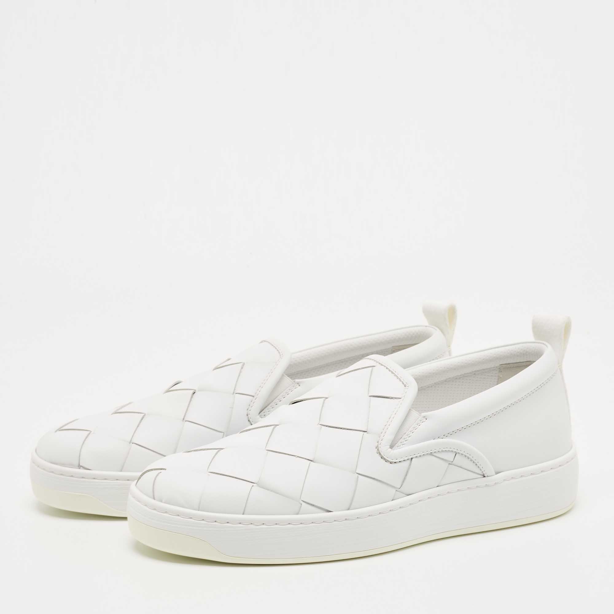 

Bottega Veneta White Intrecciato Leather Dodger Sneakers Size