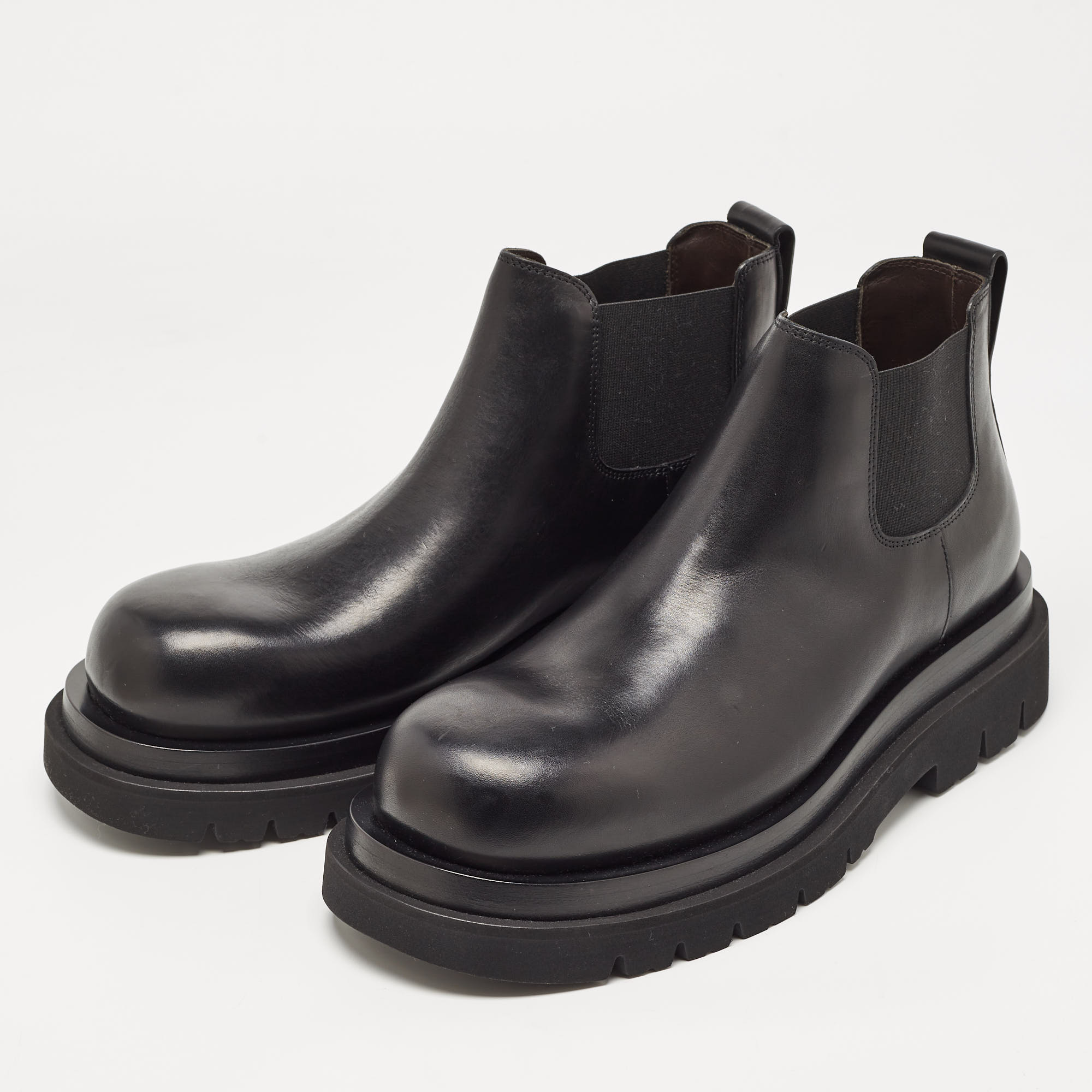 

Bottega Veneta Black Leather Platform Chelsea Boots Size