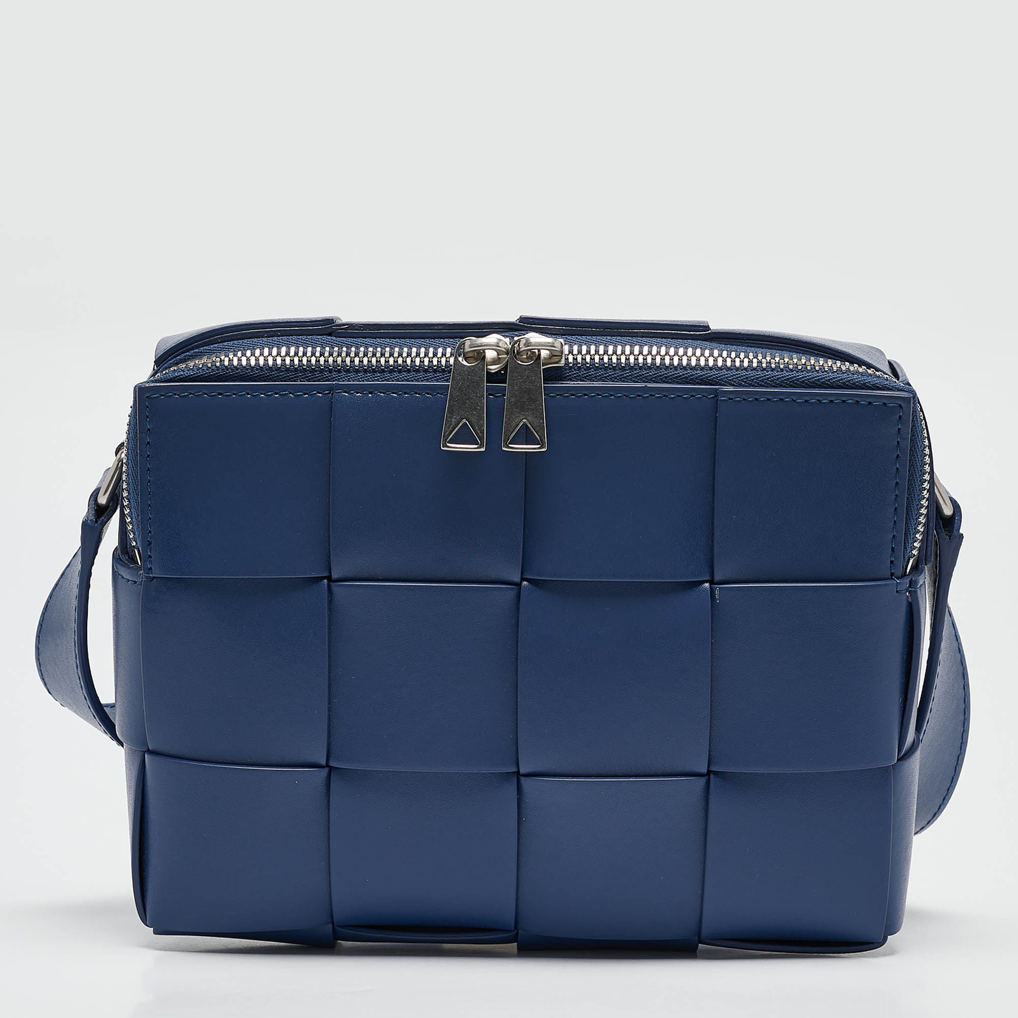 Bottega Veneta Navy Blue Intrecciato Leather Cassette Crossbody Bag 4