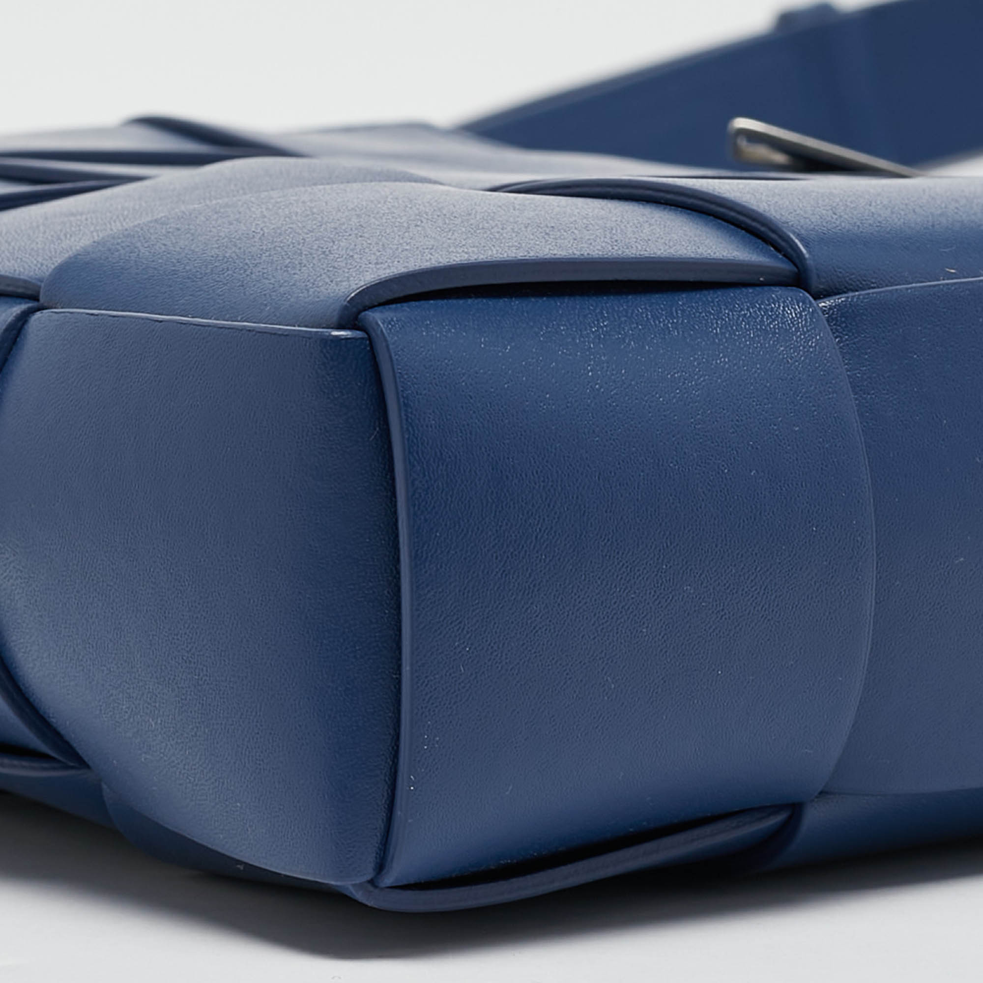Bottega Veneta Navy Blue Intrecciato Leather Cassette Crossbody Bag 11