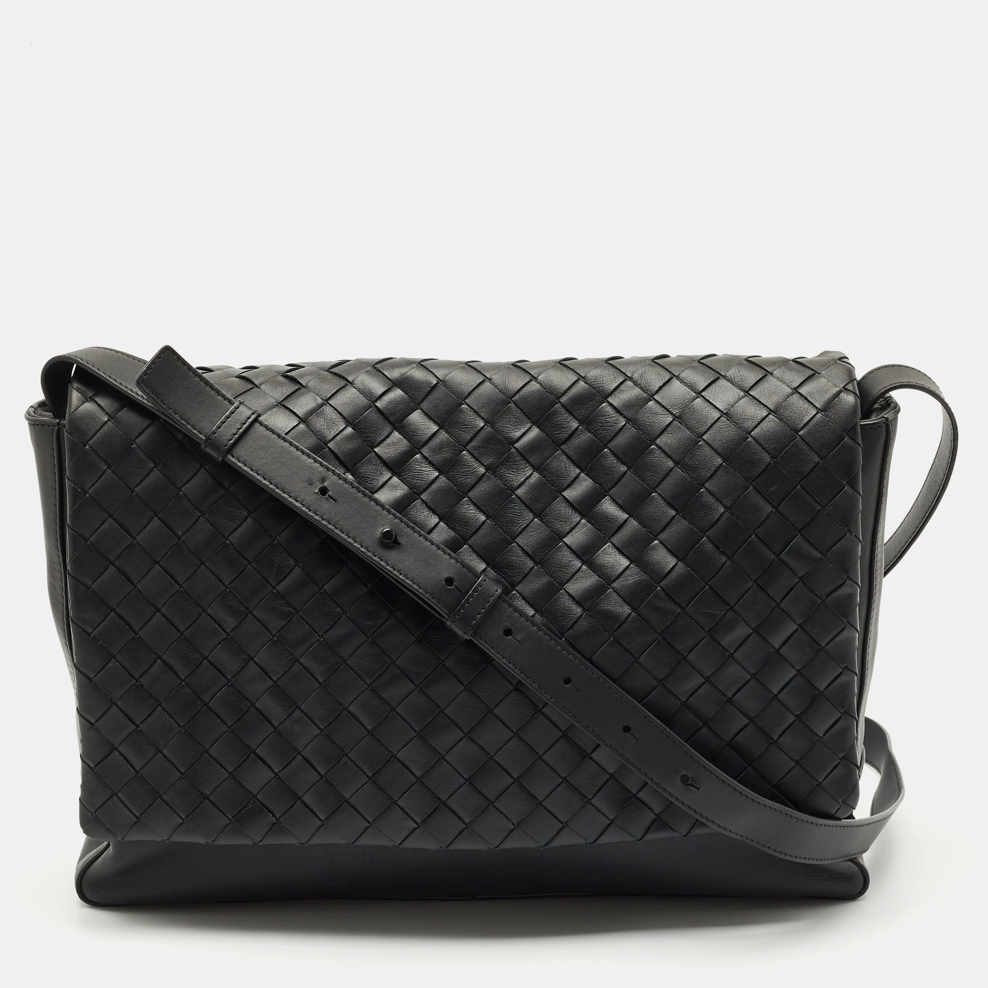 

Bottega Veneta Black Intrecciato Leather Messenger Bag