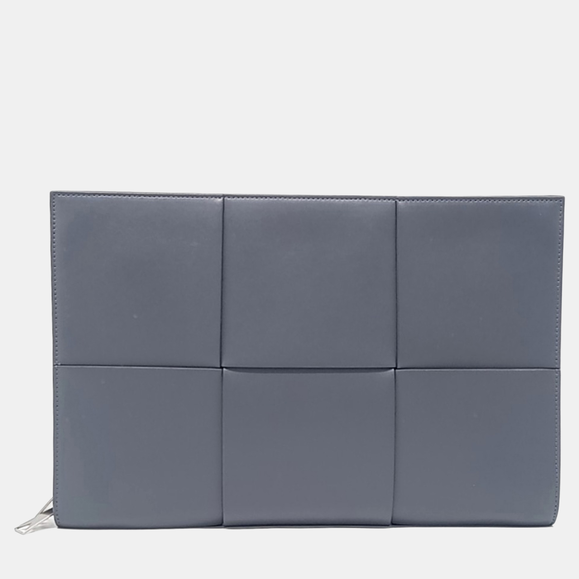

Bottega Veneta Grey Leather mesh clutch