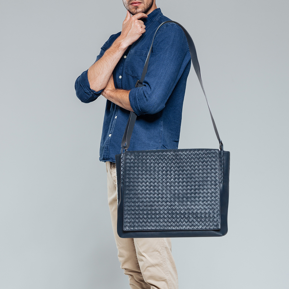 

Bottega Veneta Navy Blue Intrecciato Leather Flap Messenger Bag