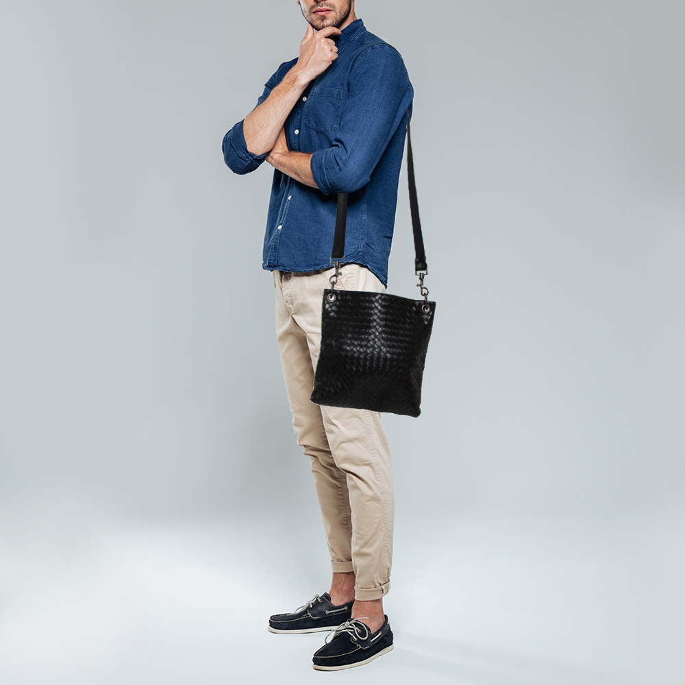 

Bottega Veneta Black Intrecciato Leather Messenger Bag