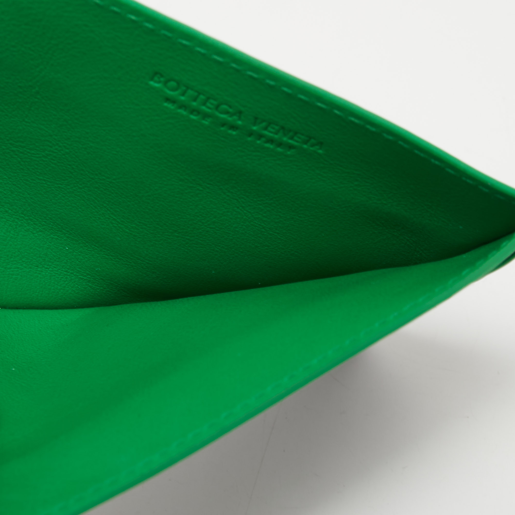 

Bottega Veneta Black/Green Intrecciato Leather Card Holder
