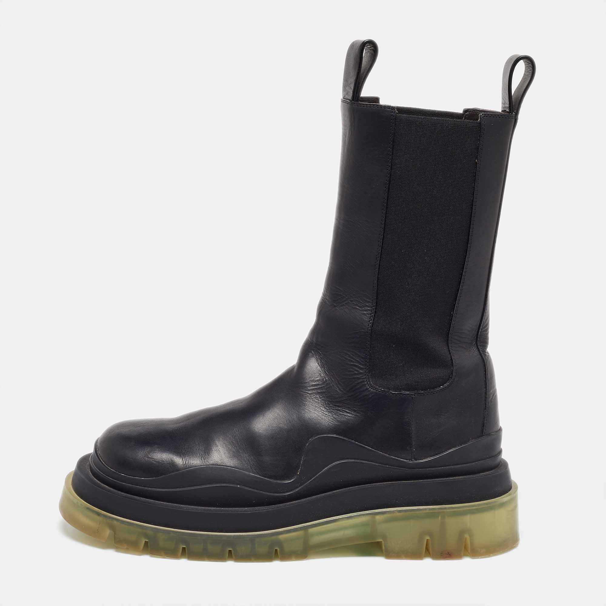 

Bottega Veneta Black Leather Tire Chelsea Boots Size