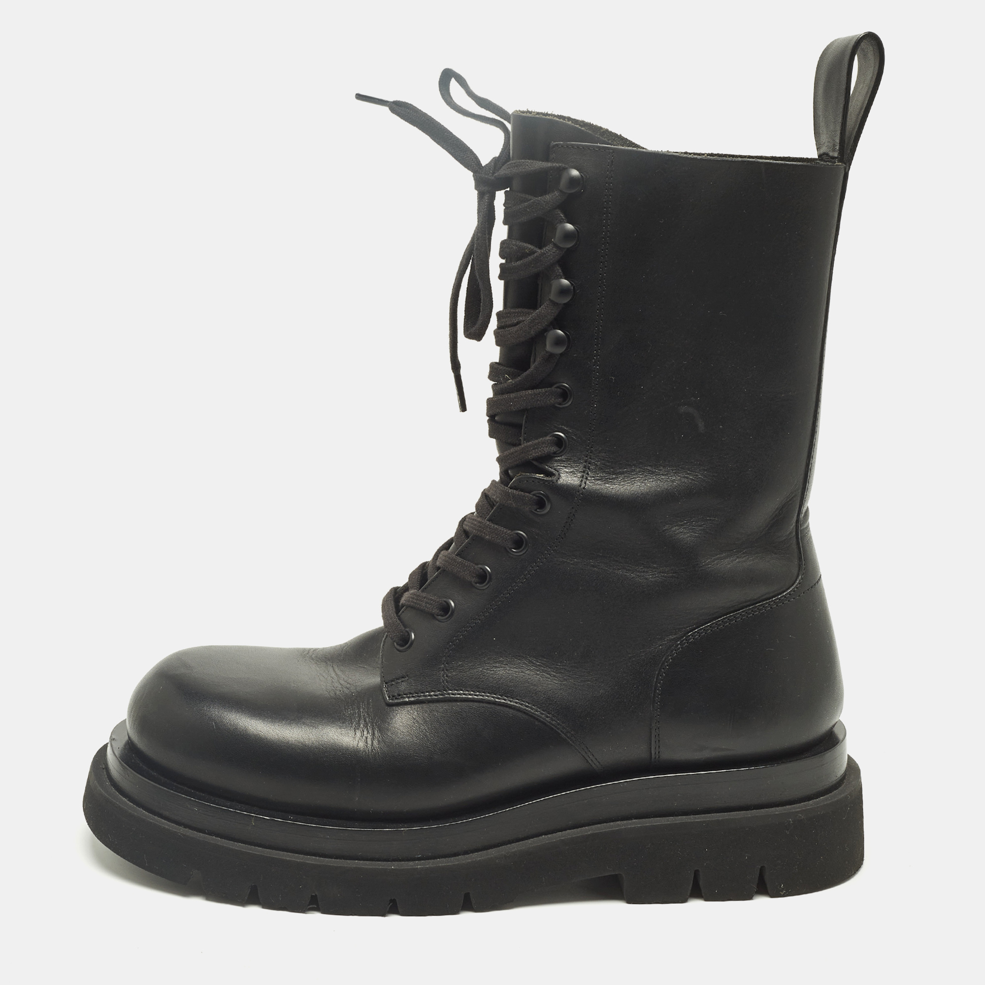 Click to view more detailed imagery on our partner's website Pre-owned Bottega Veneta Size 41 Black Leather Combat Boots