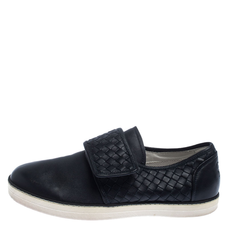 

Bottega Veneta Navy Blue Intrecciato Leather Velcro Strap Sneakers Size