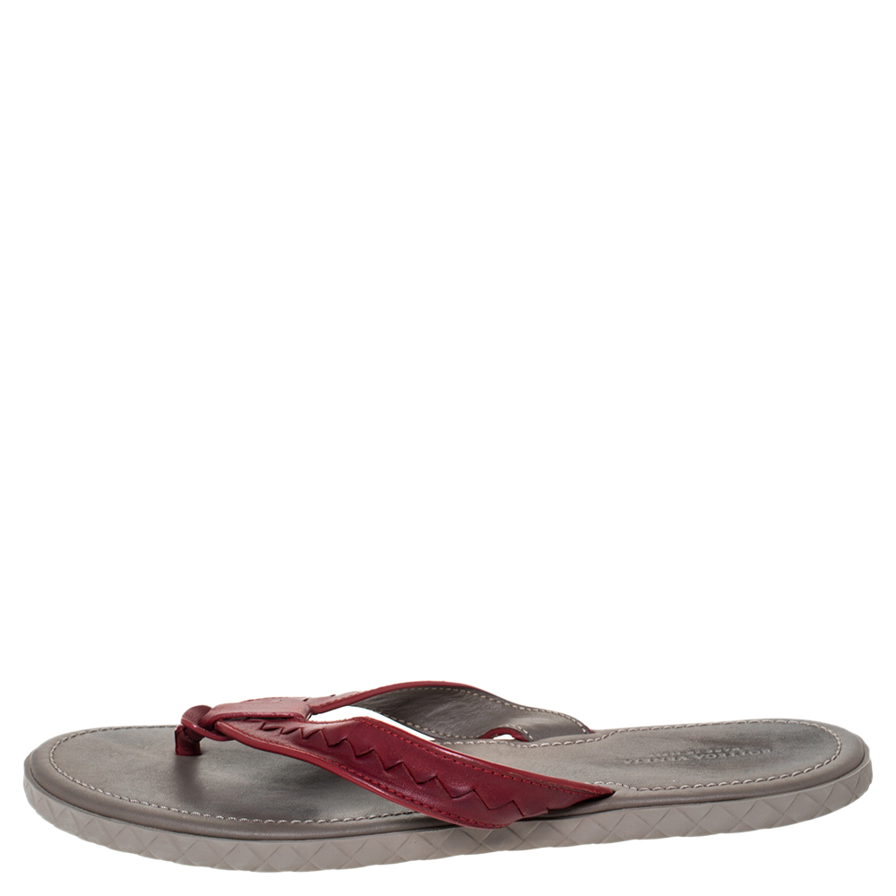 

Bottega Veneta Red Leather Thong Sandals Size