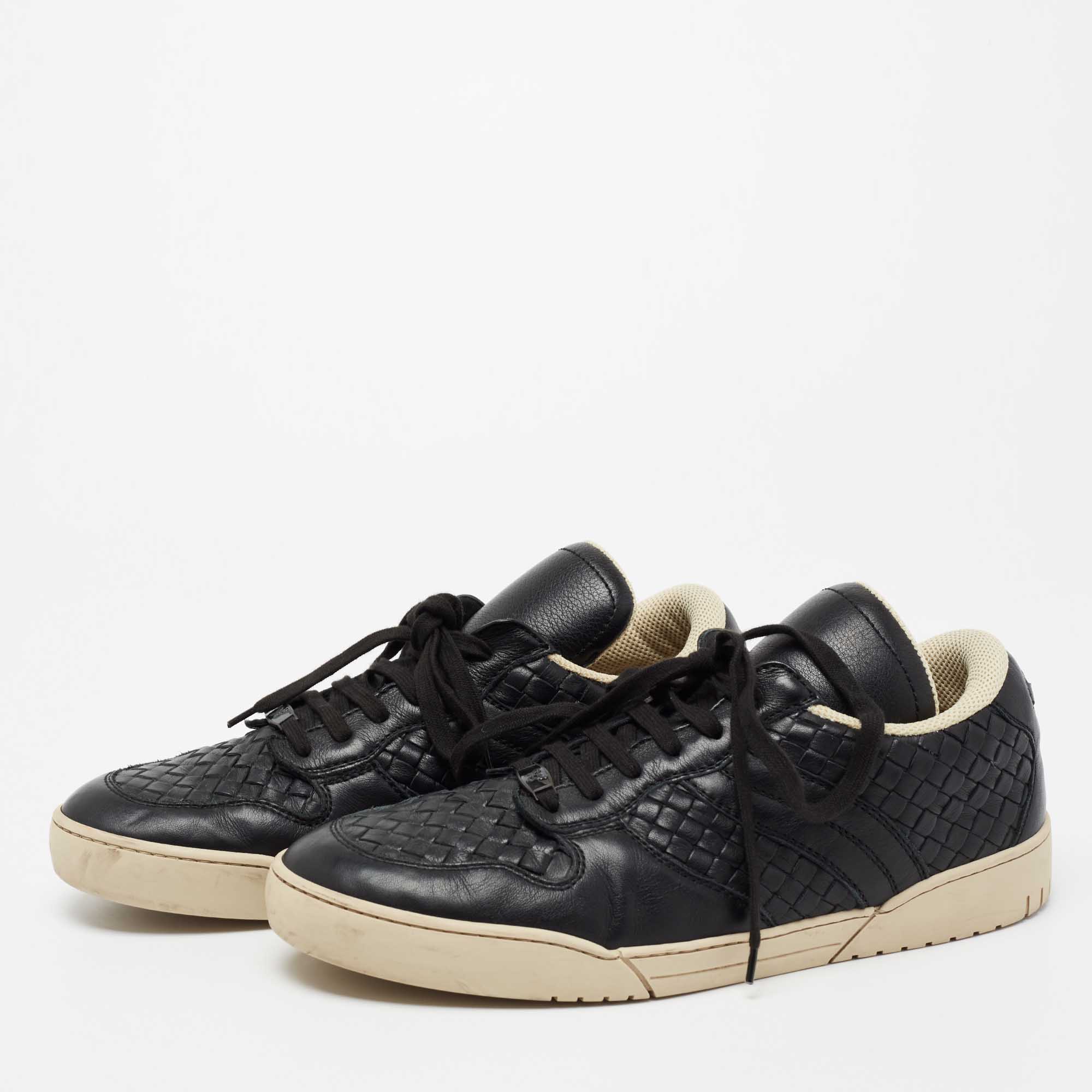 

Bottega Veneta Black Intrecciato Leather Lace Up Low Top Sneakers Size