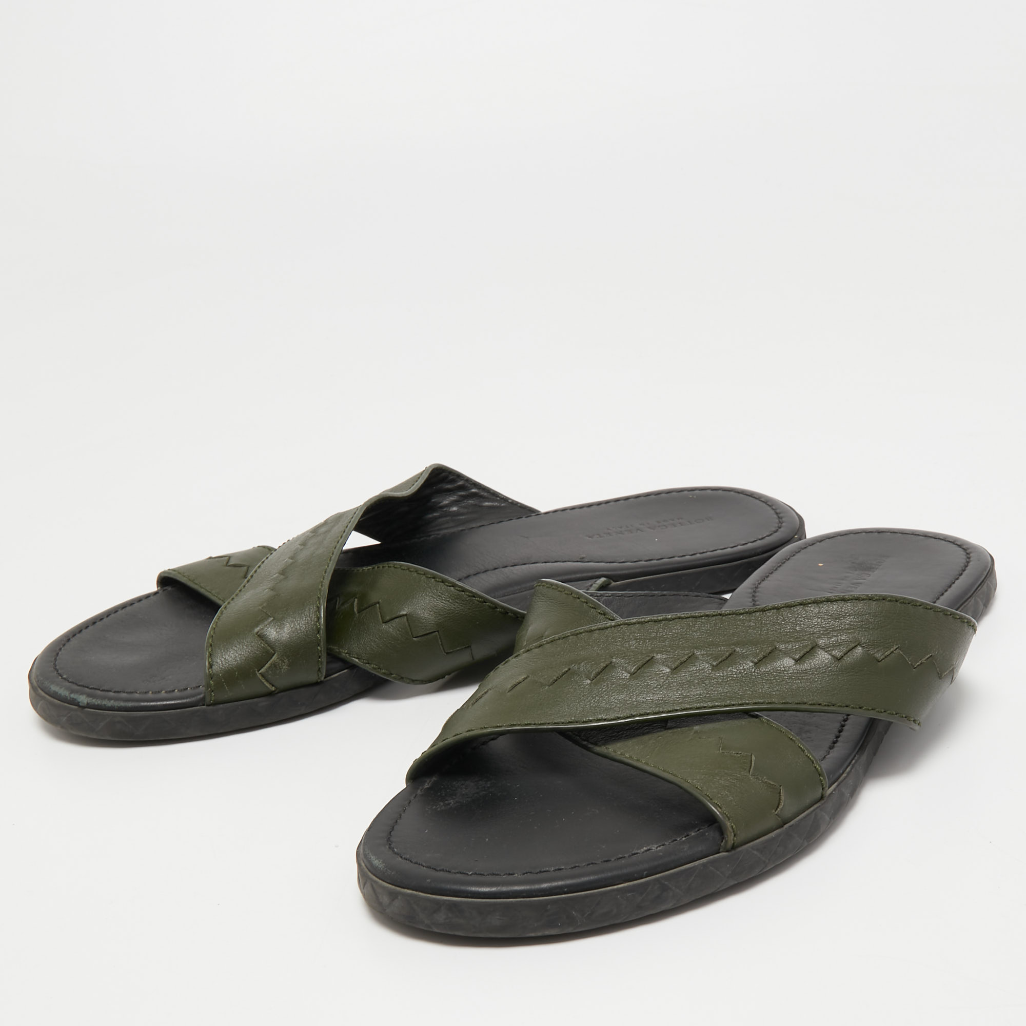 

Bottega Veneta Green Leather Crisscross Flat Slides Size