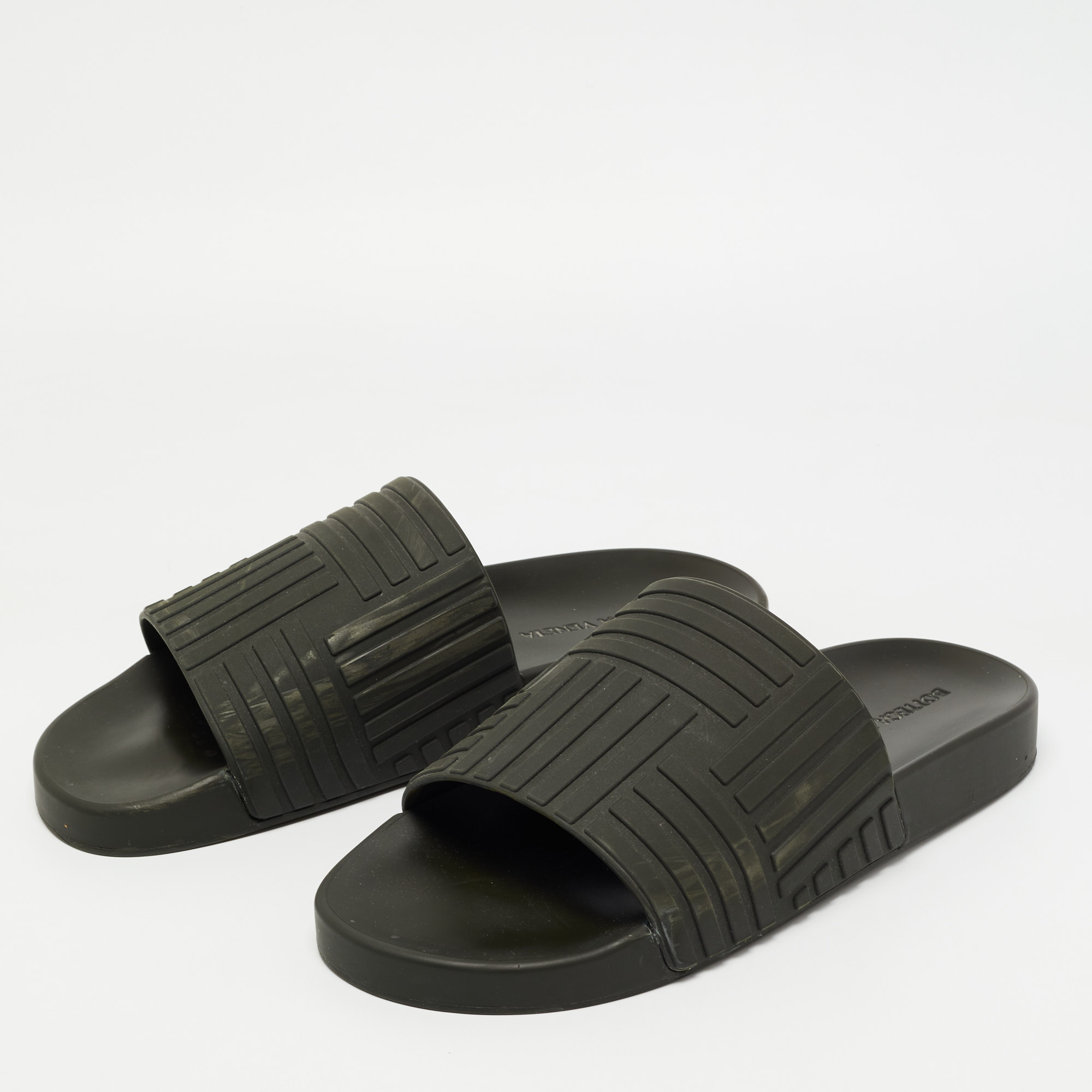 

Bottega Veneta Black Embossed Rubber Slides Size