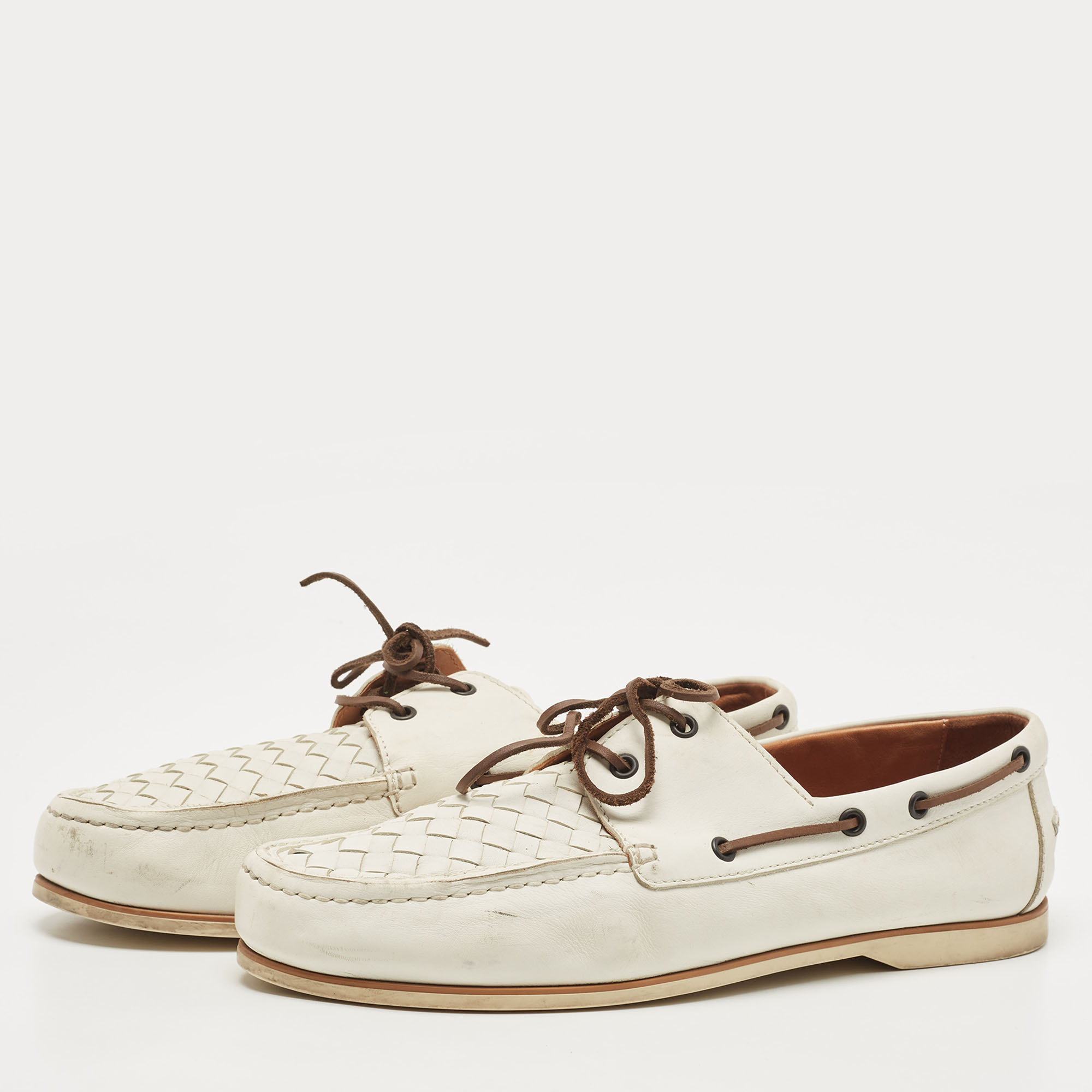 

Bottega Veneta White Intercciato Leather Lace Up Boat Loafers Size