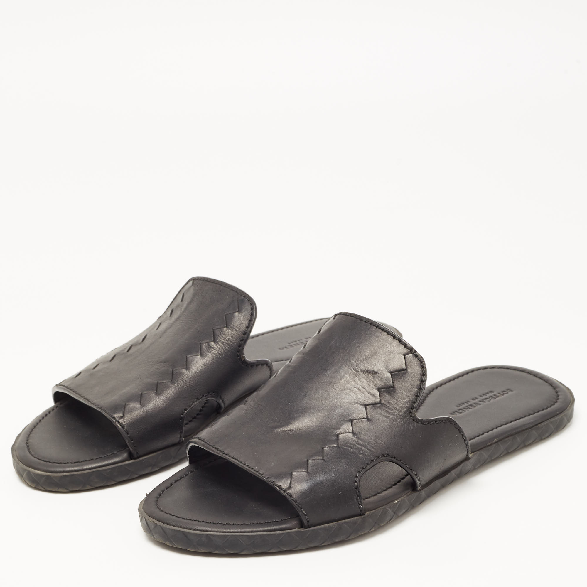 

Bottega Veneta Black Leather Slide Sandals Size