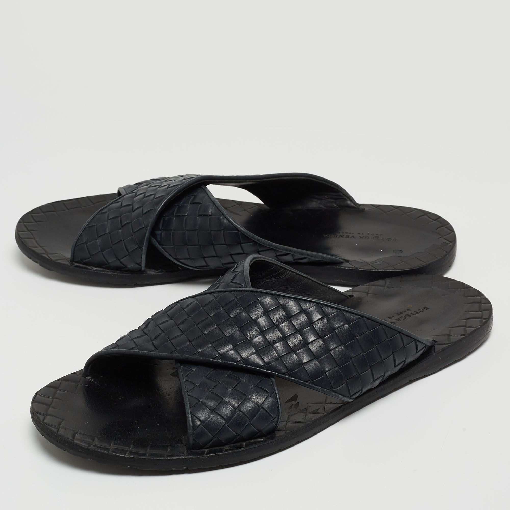 

Bottega Veneta Navy Blue Intrecciato Leather Criss Cross Flat Slides Size