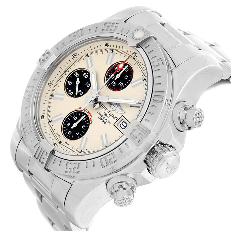 

Breitling Offwhite Stainless Steel Aeromarine Super Avenger A13381 Men's Wristwatch, Cream