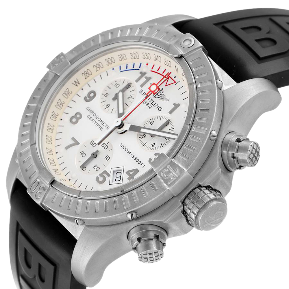 

Breitling White Titanium Aeromarine Chrono Avenger M1 E73360 Men's Wristwatch