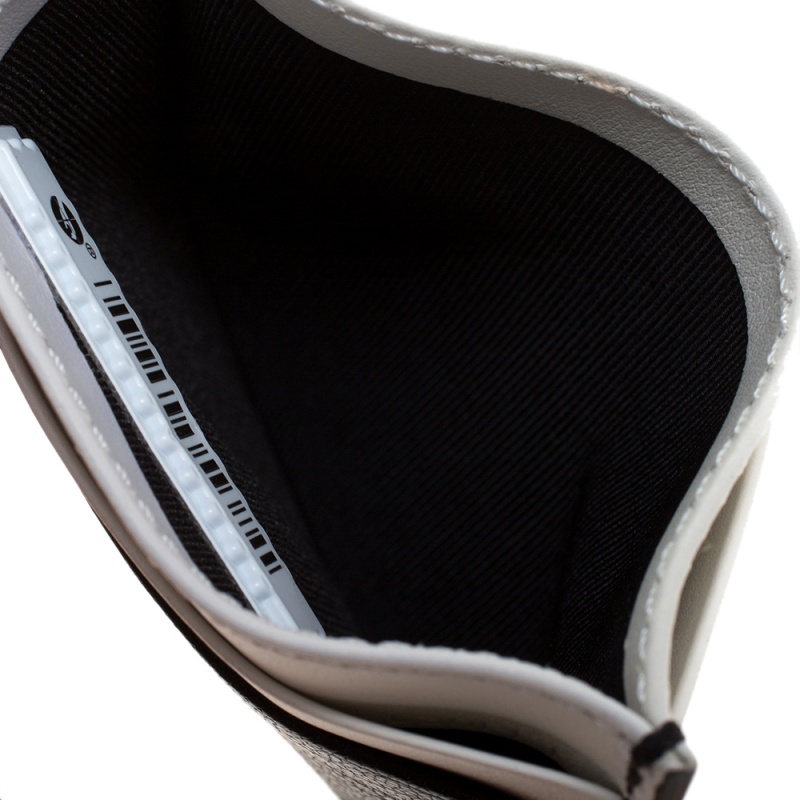

Burberry Black/White Leather Sandon Card Holder