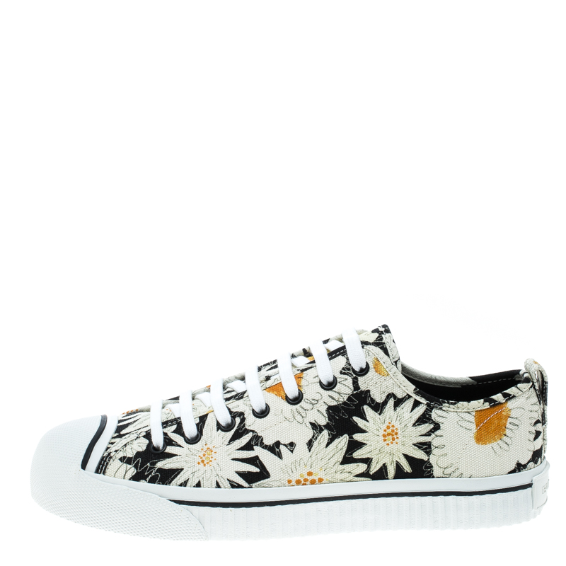 

Burberry Black Floral Print Canvas Kingly Low Top Sneakers Size