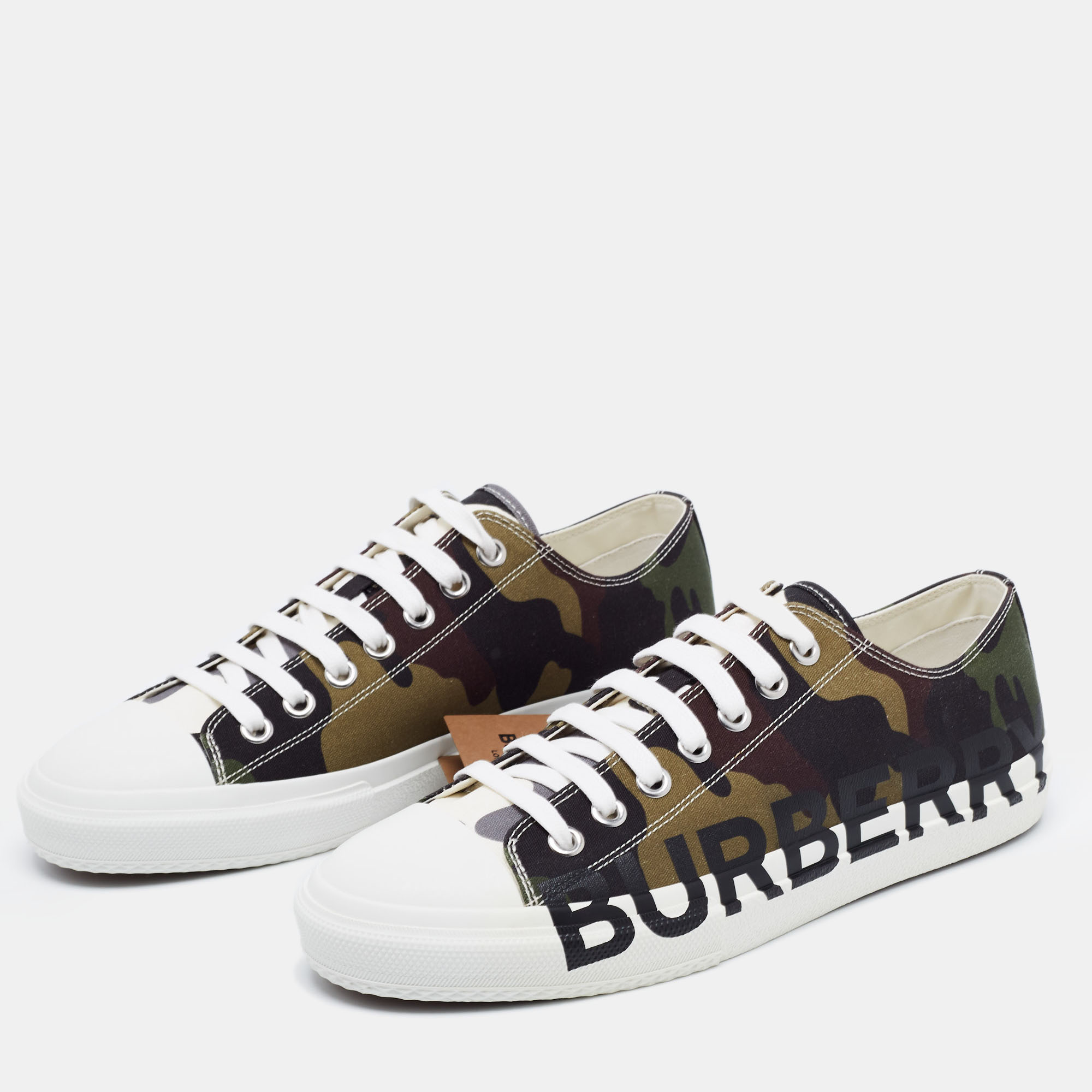 

Burberry Green Camo Print Canvas Larkhall Low Top Sneakers Size