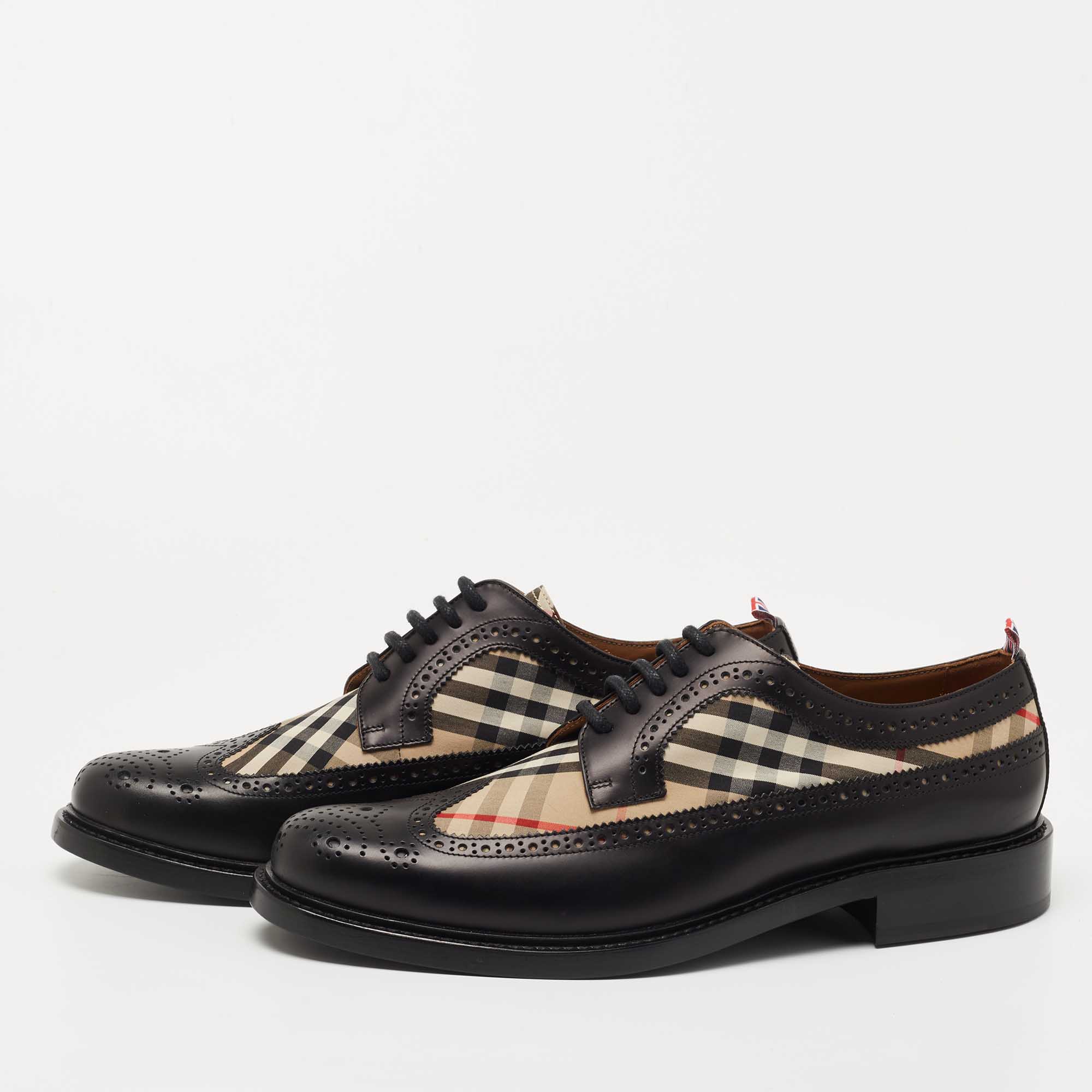 

Burberry Black Leather and Vintage Check Brogue Derby Size