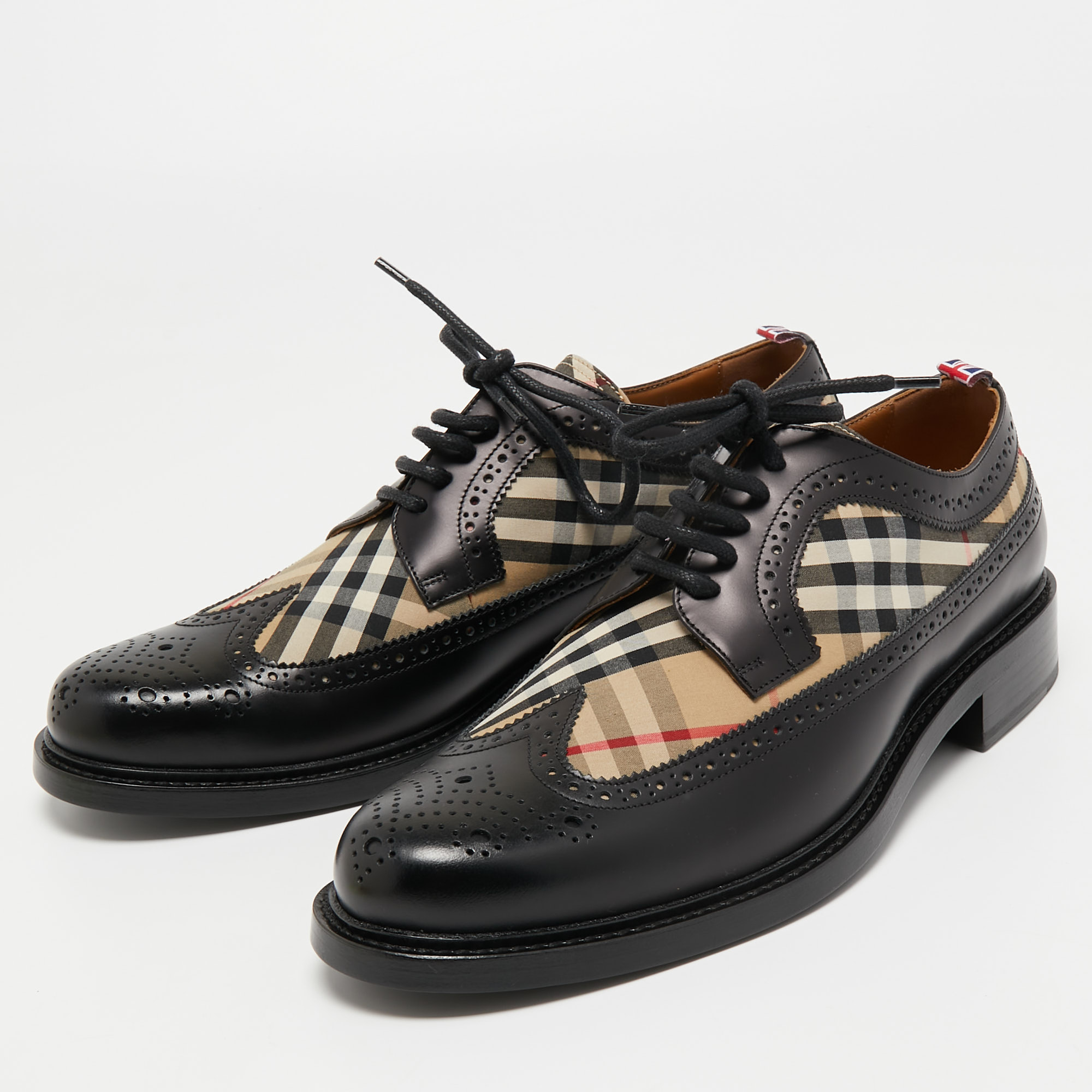 

Burberry Black Leather and Vintage Check Brogue Derby Size