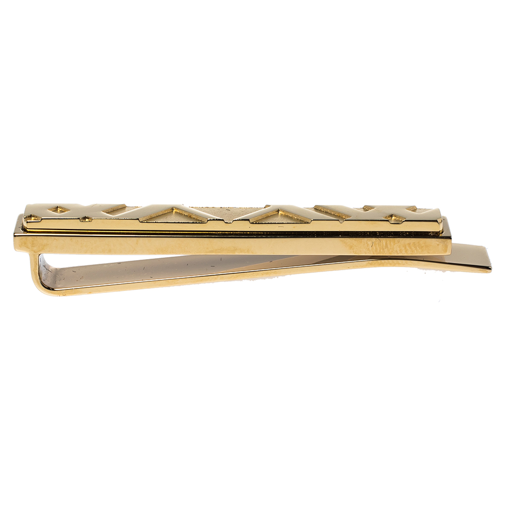 

Burberry Check Engraved Gold Tone Tie Bar