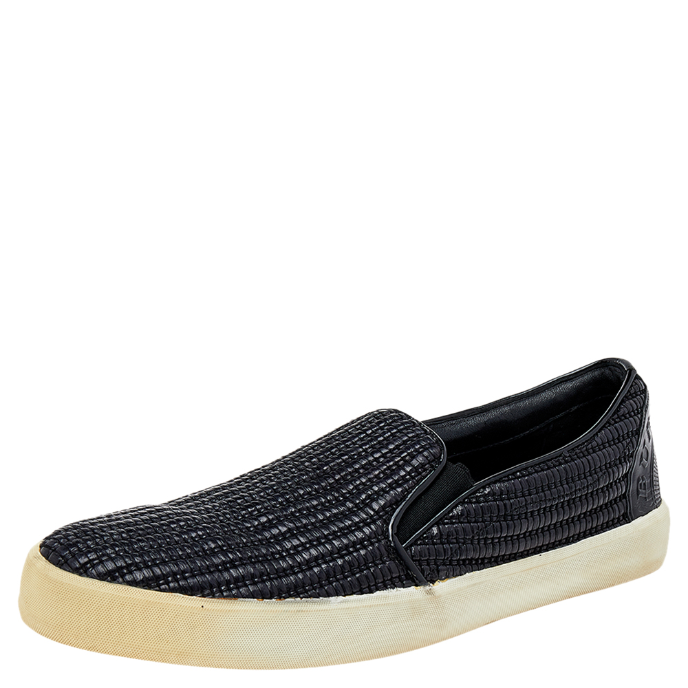 These slip on sneakers from Burberry are sure to be an amazing addition to your collection These black sneakers have a stylish exterior in woven raffia. They are equipped with comfortable insoles and finished with rubber soles.